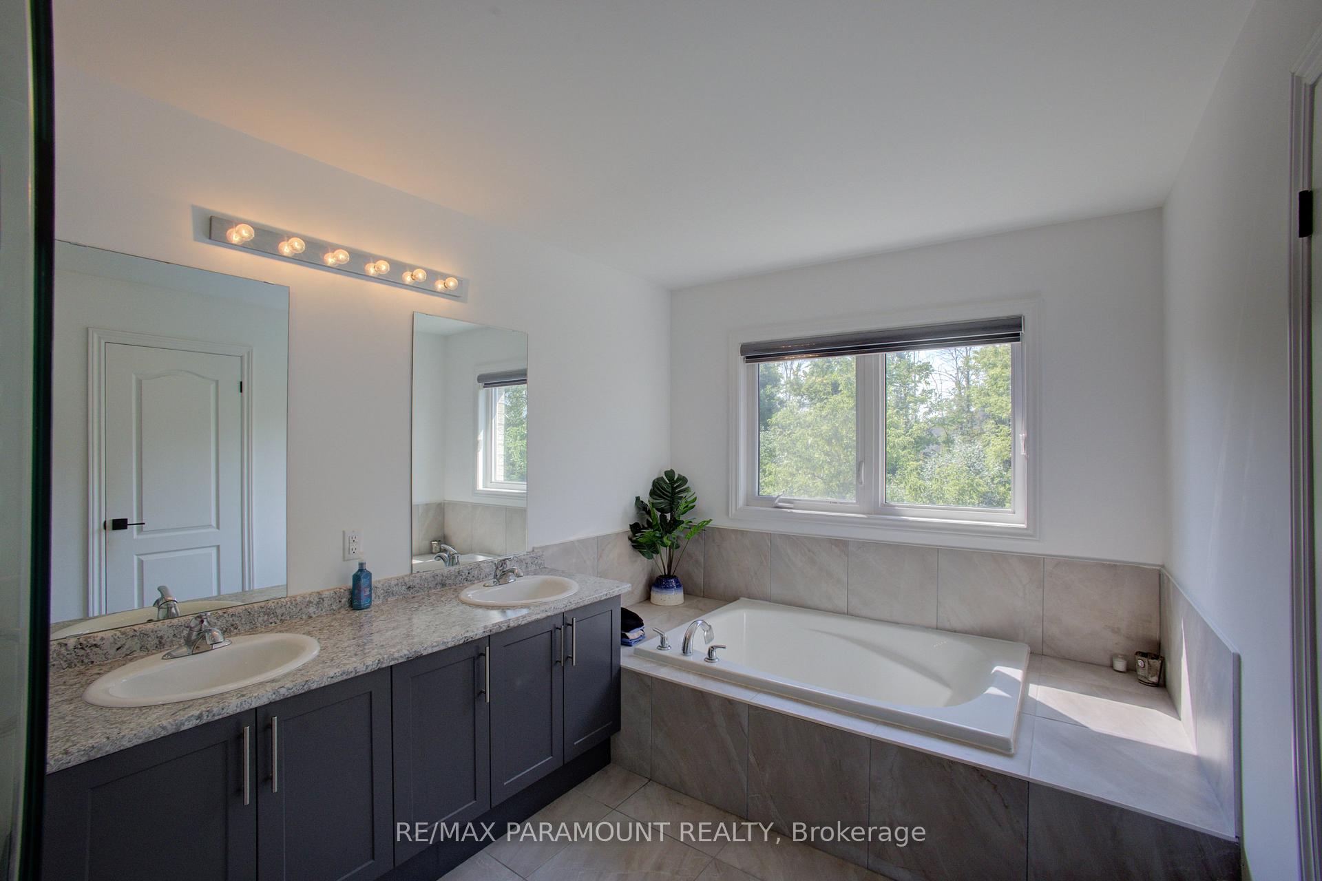 Photo 33 of 30 Kirby Avenue, Collingwood — HOMEH