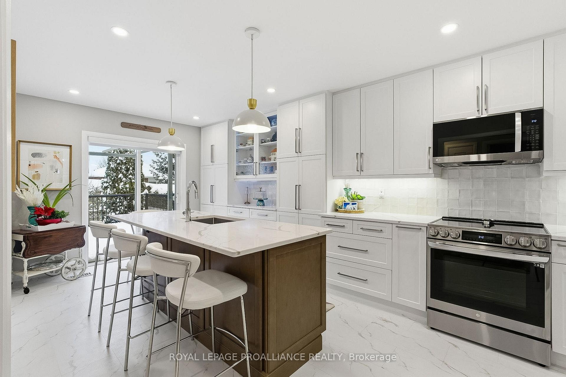 Photo 4 of 526 Wilson Road, Cobourg — HOMEH