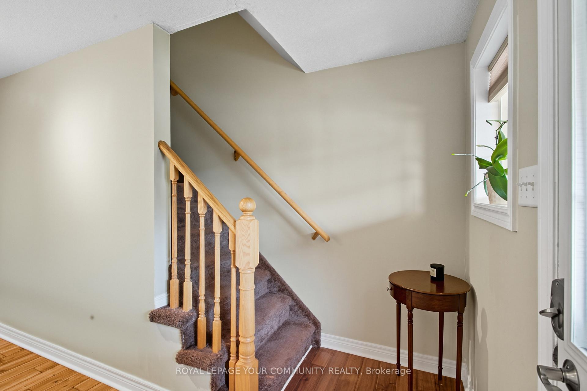 Photo 3 of 431 Ferndale Drive S, Barrie, Ardagh — HOMEH