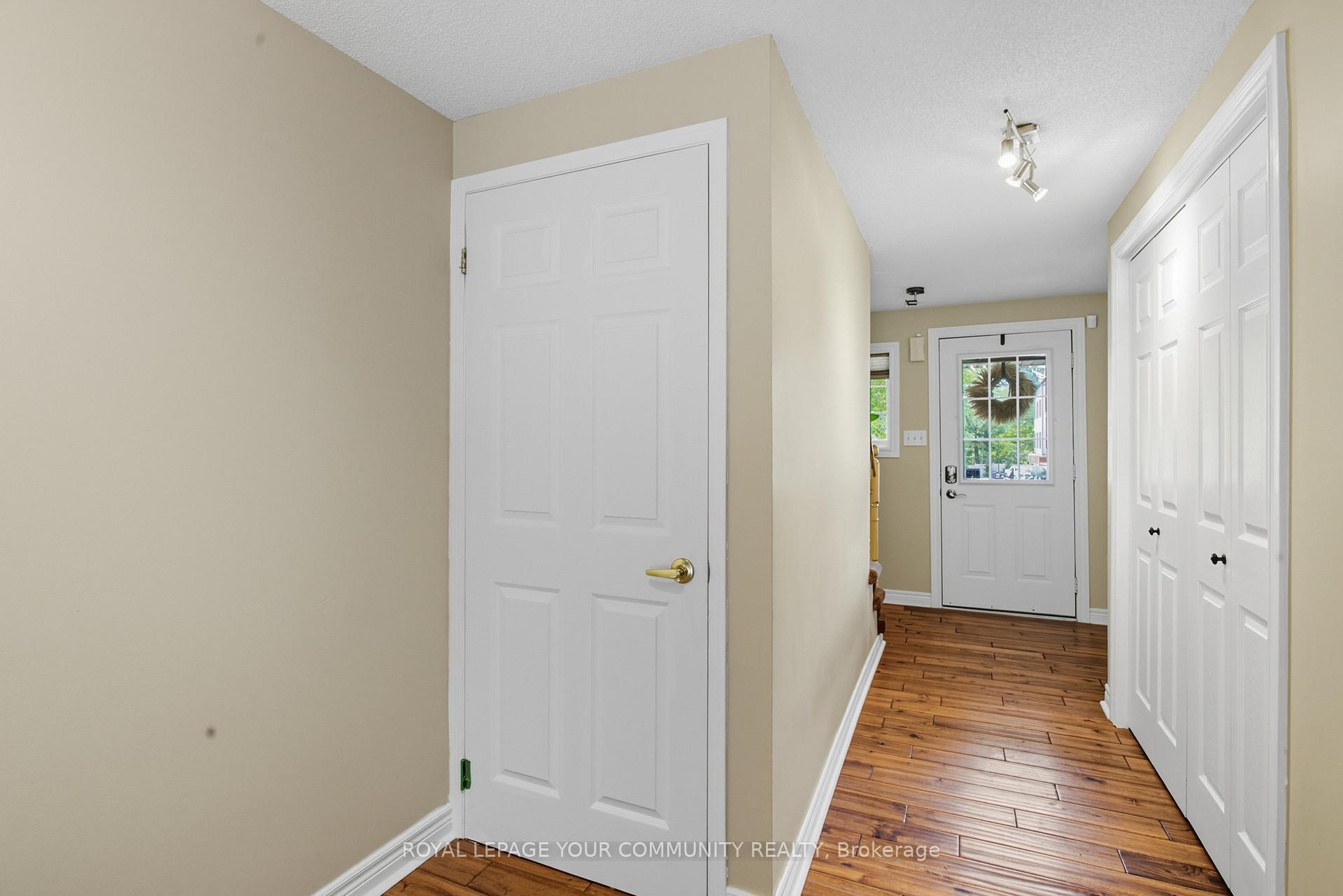 Photo 4 of 431 Ferndale Drive S, Barrie, Ardagh — HOMEH