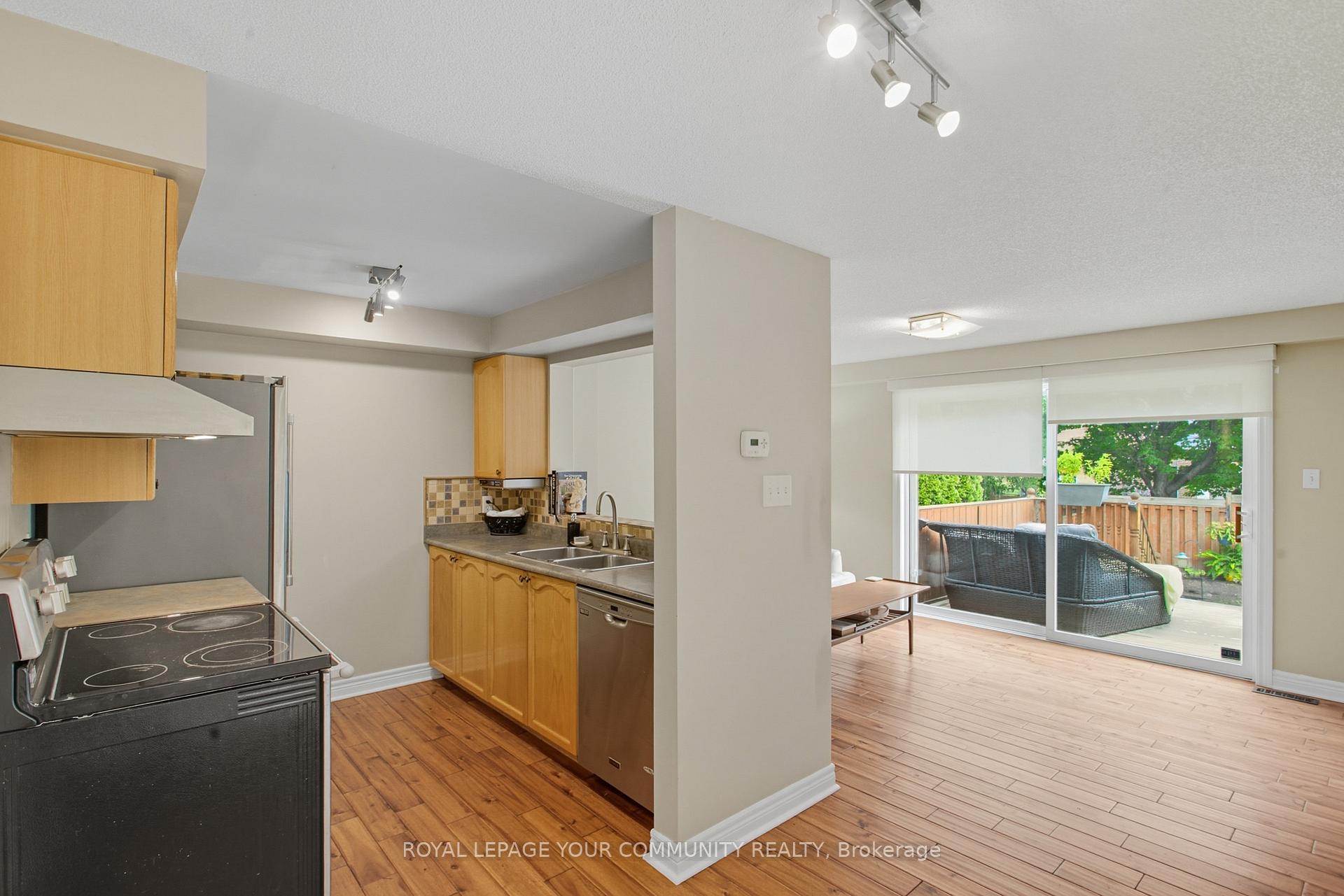 Photo 7 of 431 Ferndale Drive S, Barrie, Ardagh — HOMEH