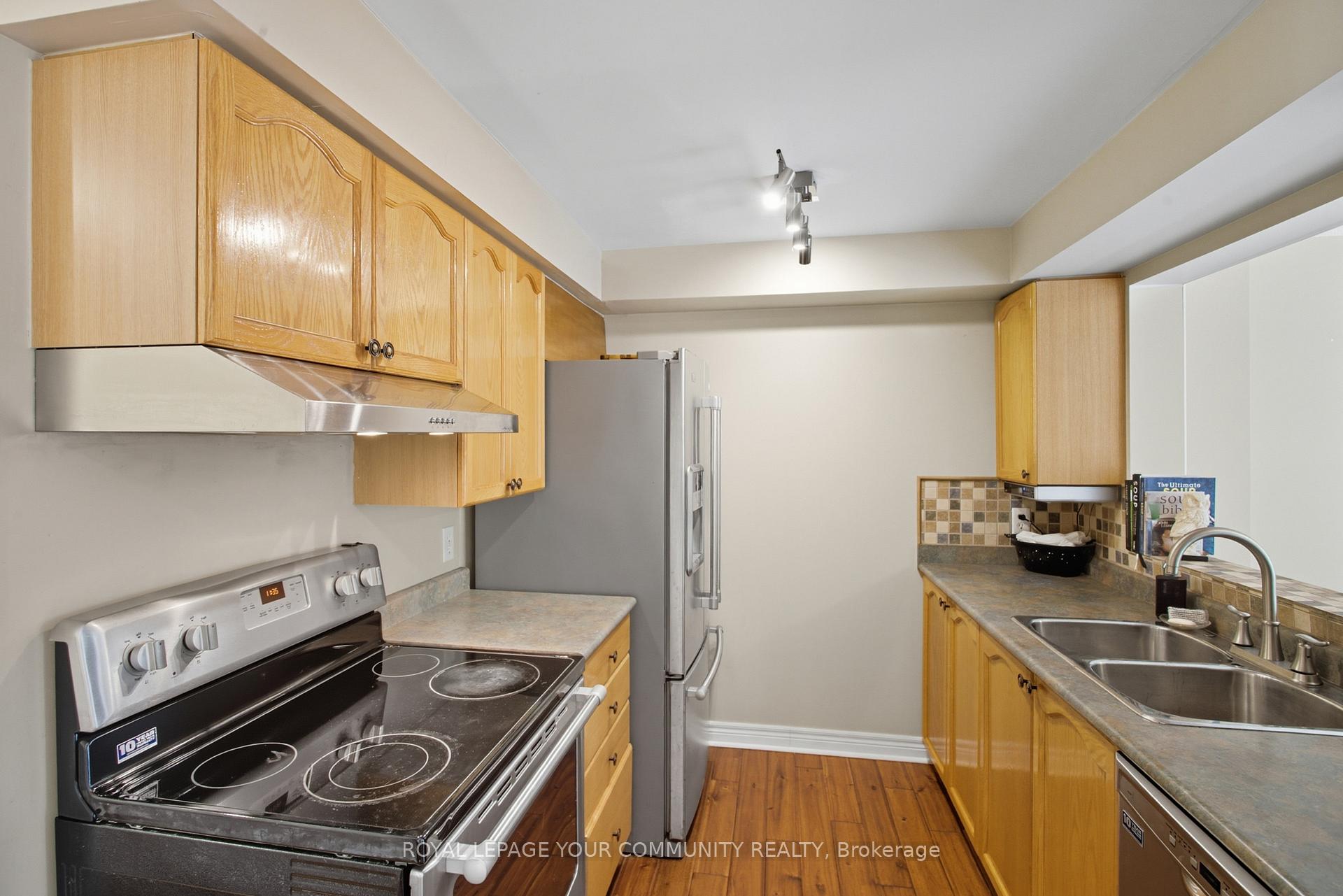 Photo 8 of 431 Ferndale Drive S, Barrie, Ardagh — HOMEH