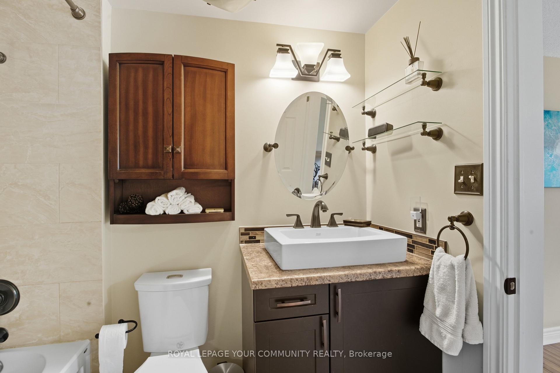 Photo 15 of 431 Ferndale Drive S, Barrie, Ardagh — HOMEH