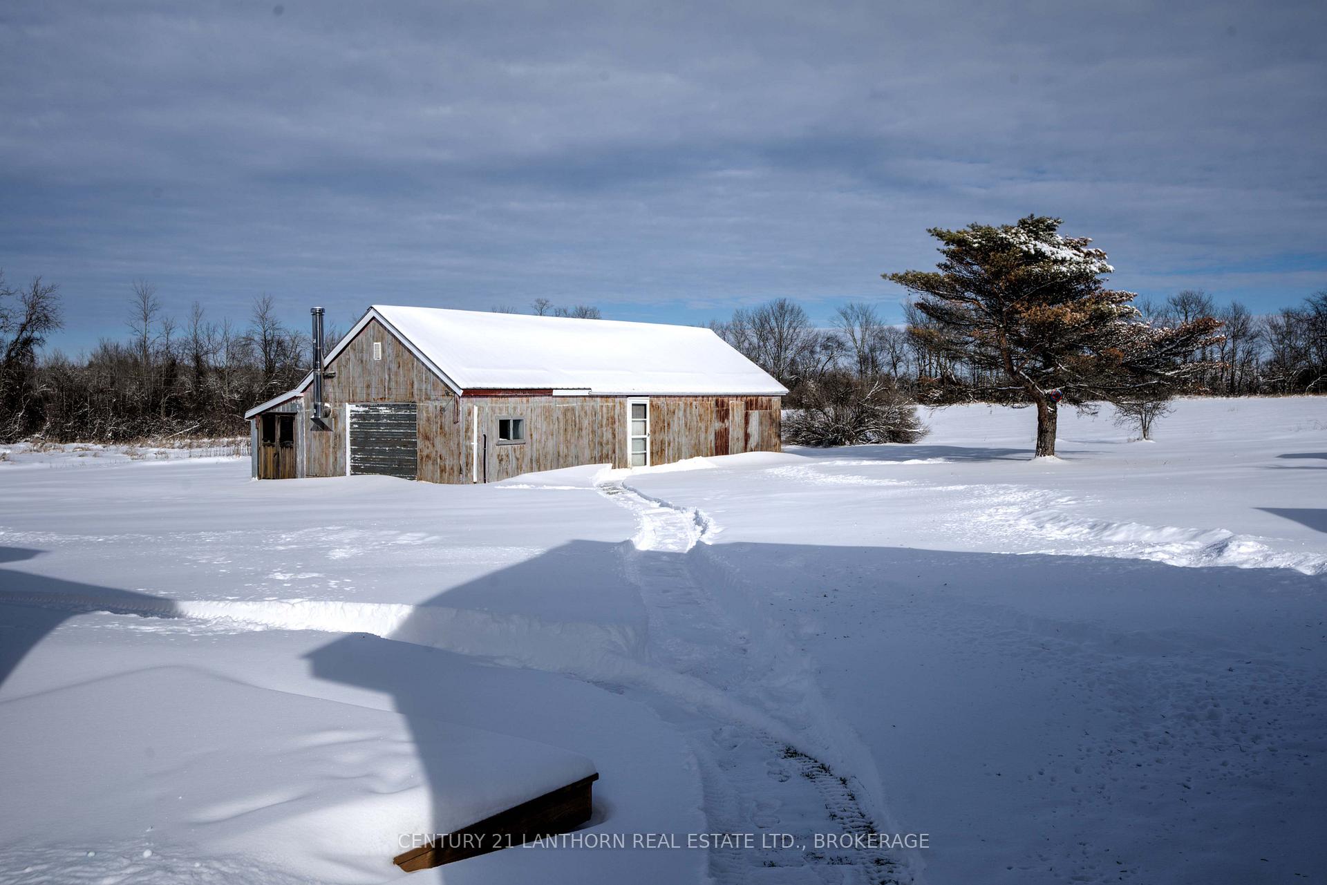 Photo 4 of 1485 Rose Road, Loyalist, Lennox and Addington - South — HOMEH