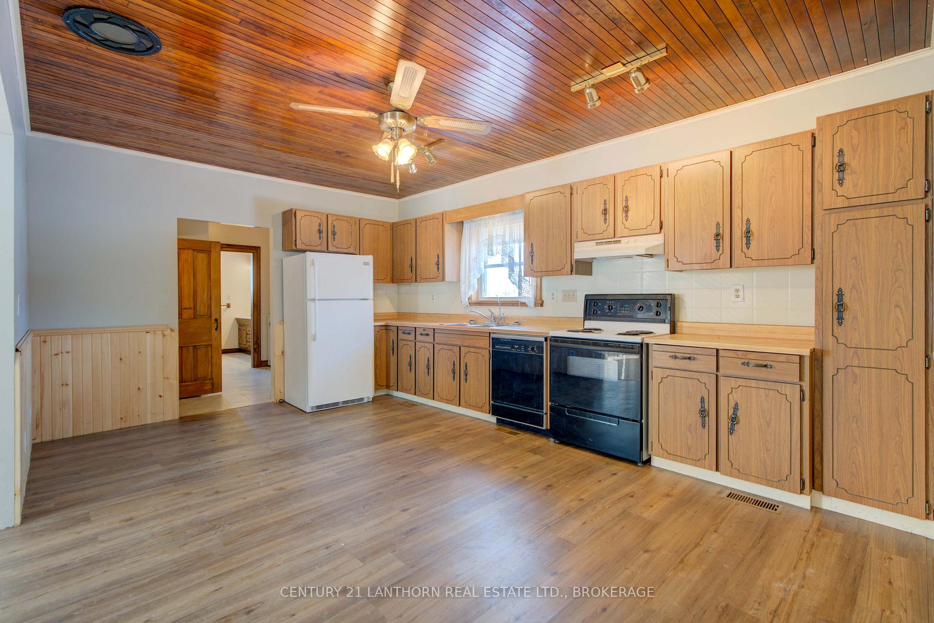 Photo 11 of 1485 Rose Road, Loyalist, Lennox and Addington - South — HOMEH
