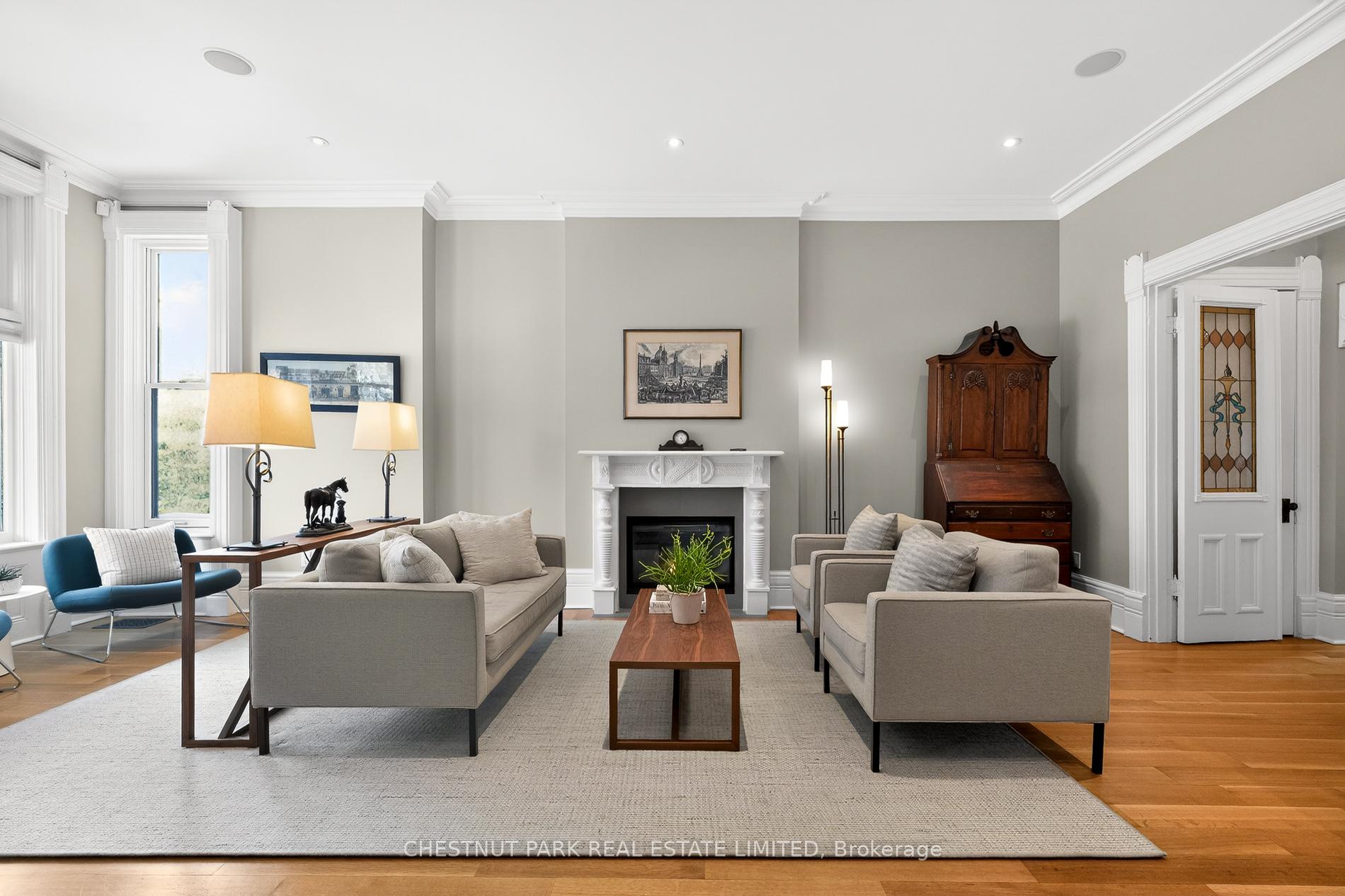 Photo 8 of 77 Borden Street, Toronto, University — HOMEH