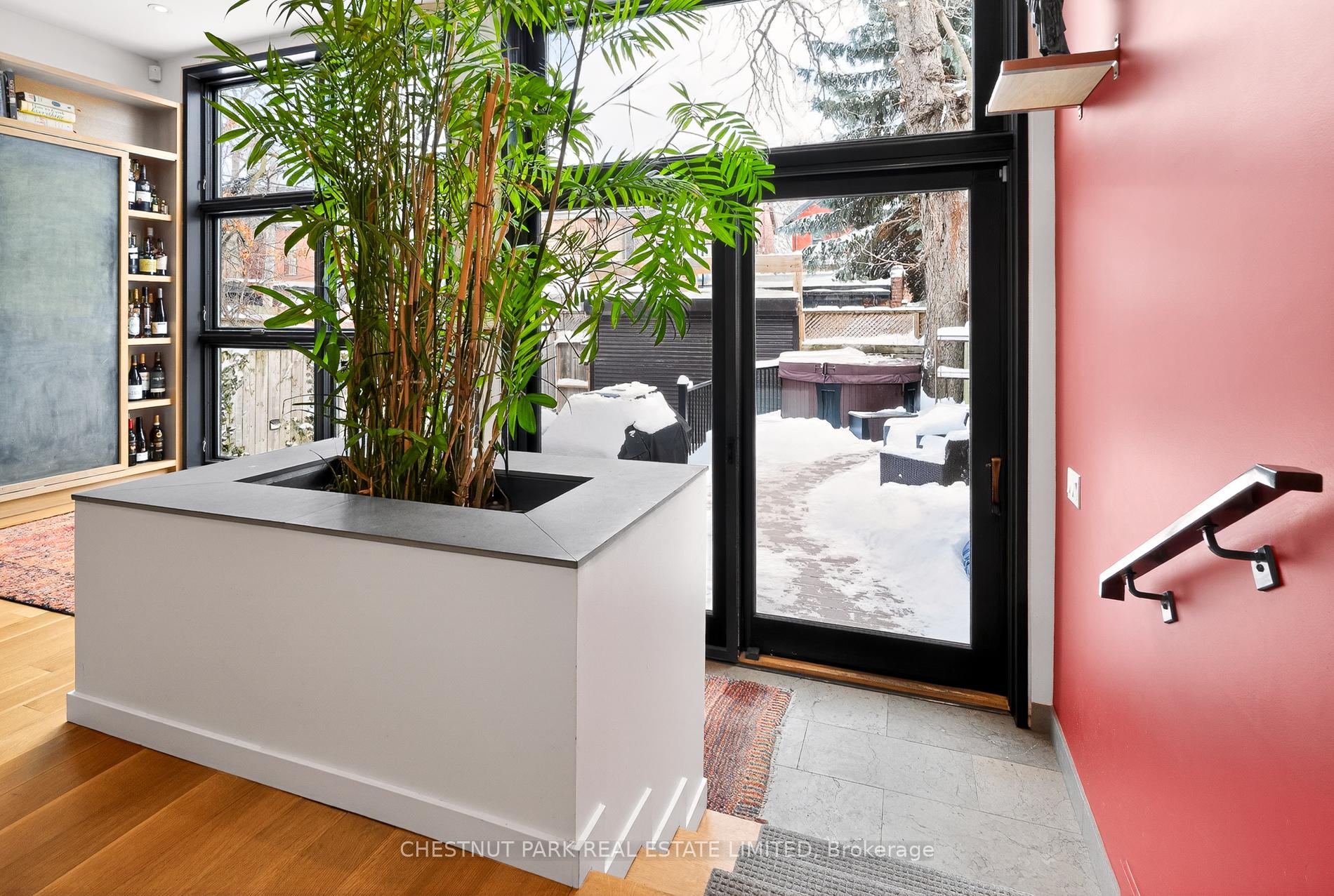 Photo 4 of 77 Borden Street, Toronto, University — HOMEH