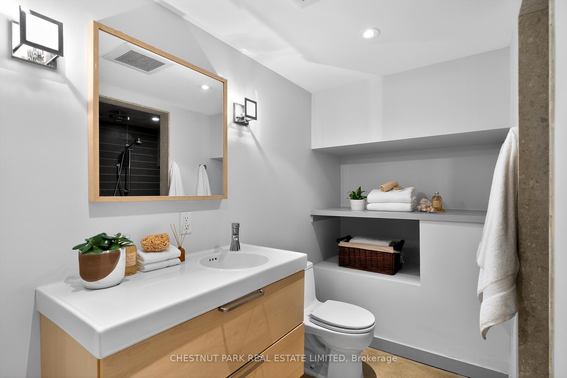 Photo 37 of 77 Borden Street, Toronto, University — HOMEH