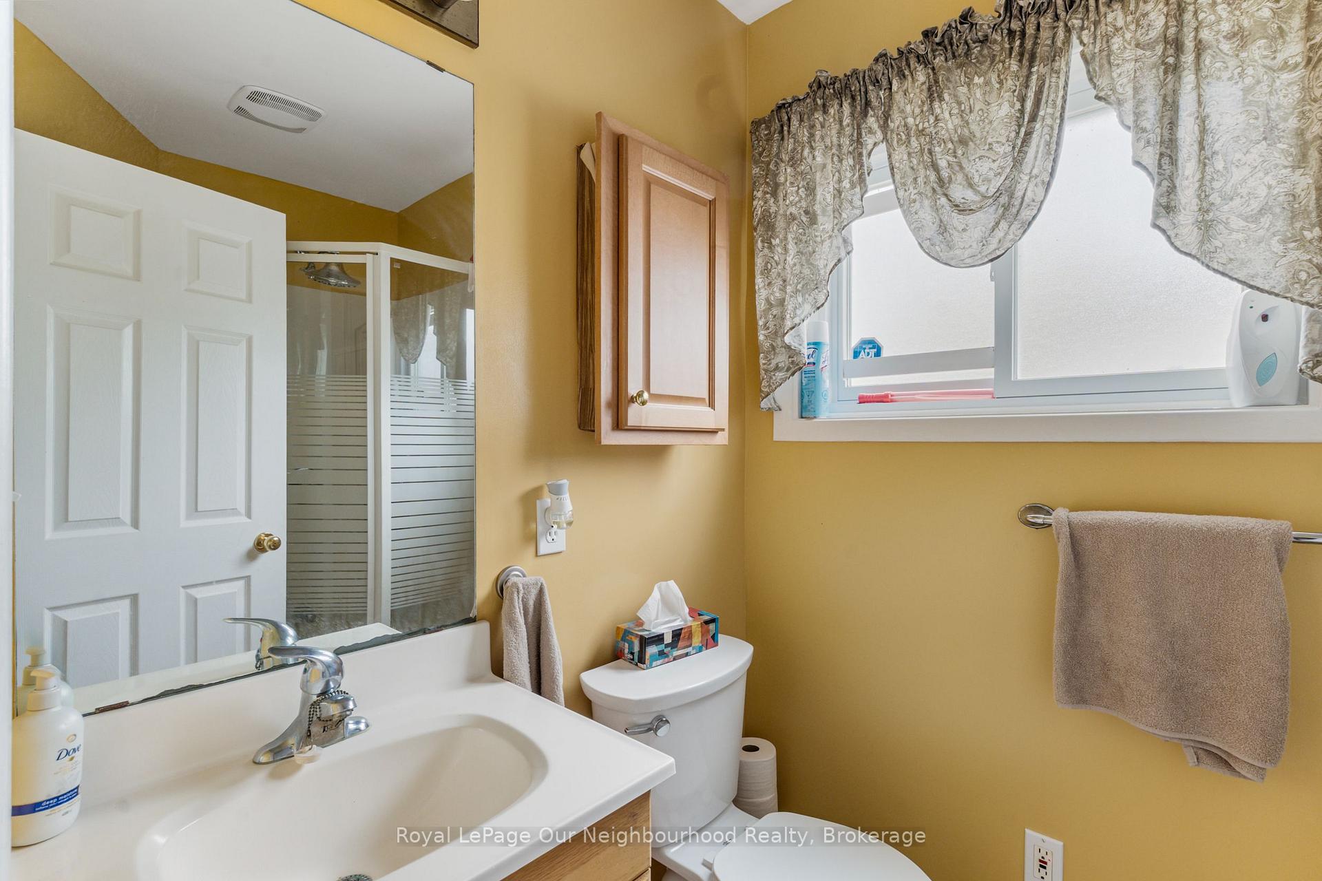 Photo 4 of 10 Richardson Road, Prince Edward County, Picton — HOMEH