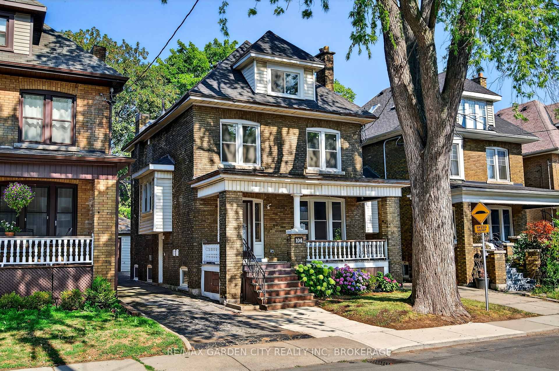 Front of Unit MAIN, 104 Carrick Avenue