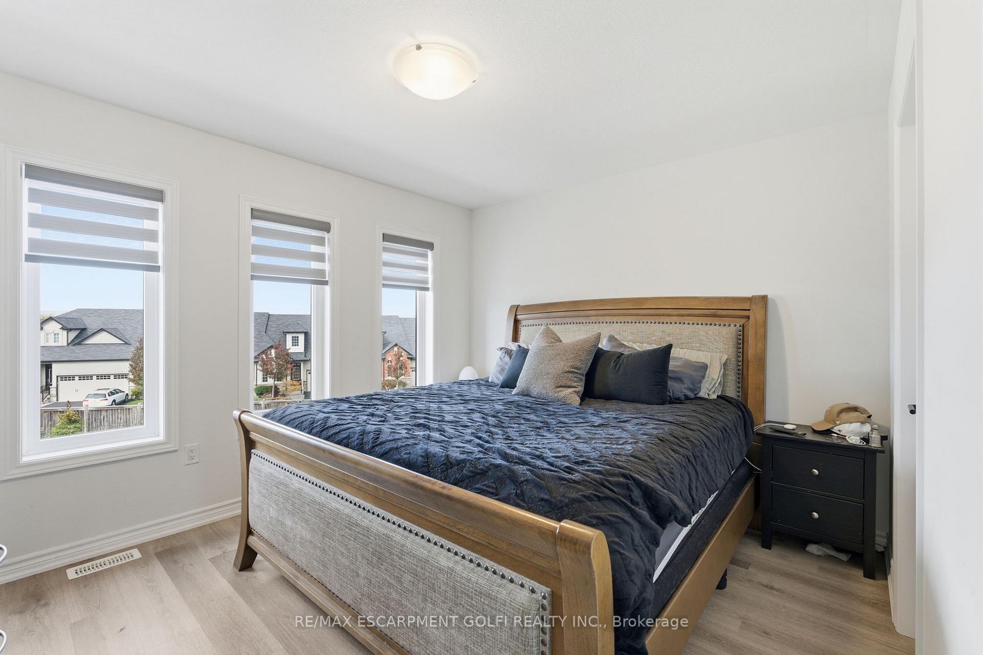 Photo 7 of 48 Capstone Lane, Hamilton, Mountview — HOMEH