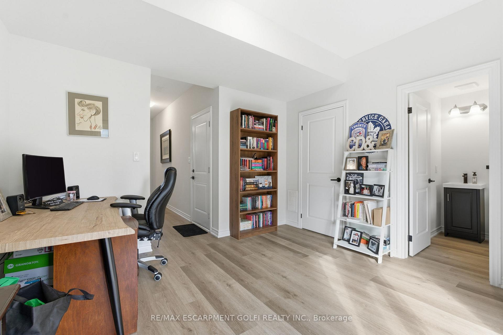 Photo 18 of 48 Capstone Lane, Hamilton, Mountview — HOMEH