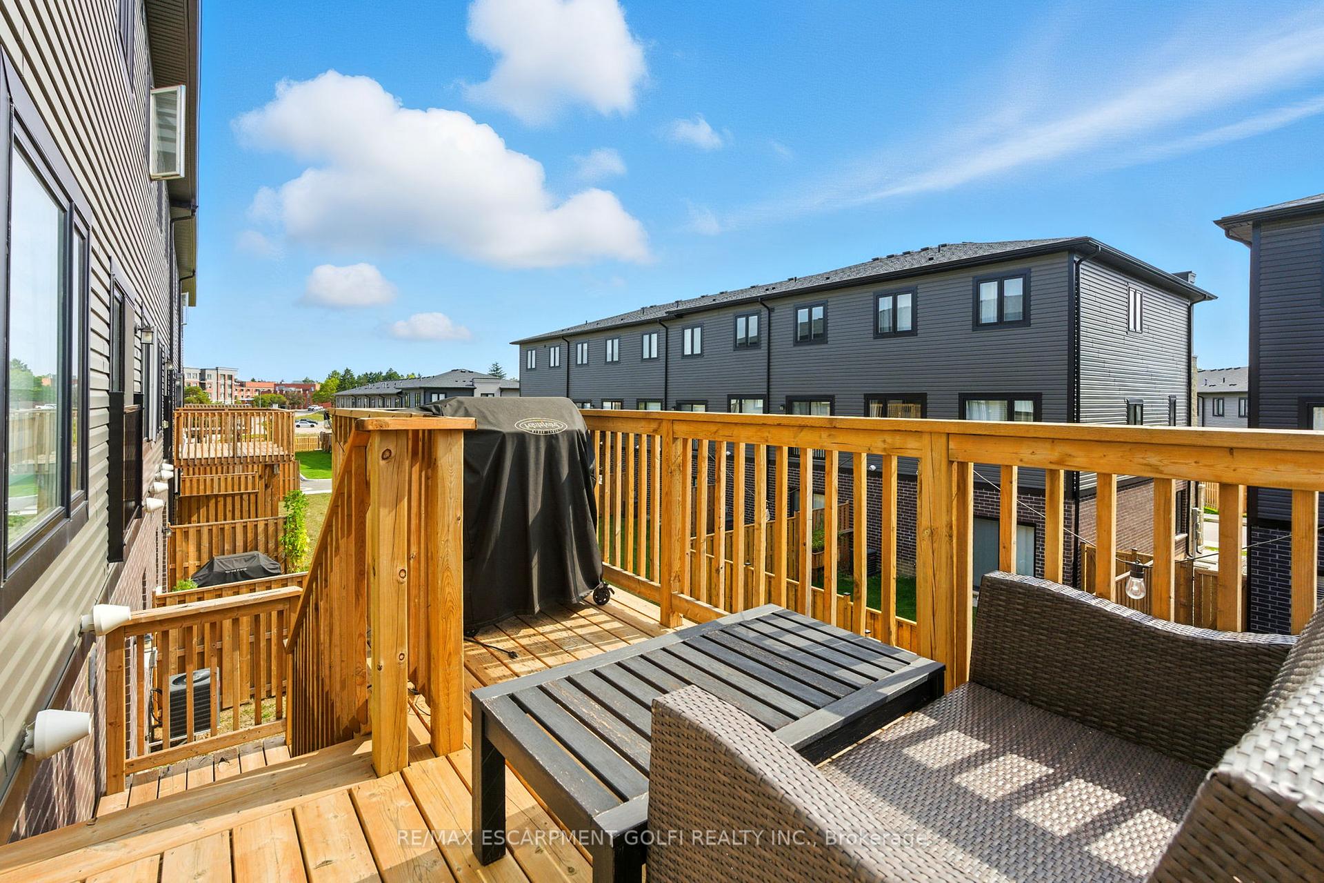 Photo 11 of 48 Capstone Lane, Hamilton, Mountview — HOMEH
