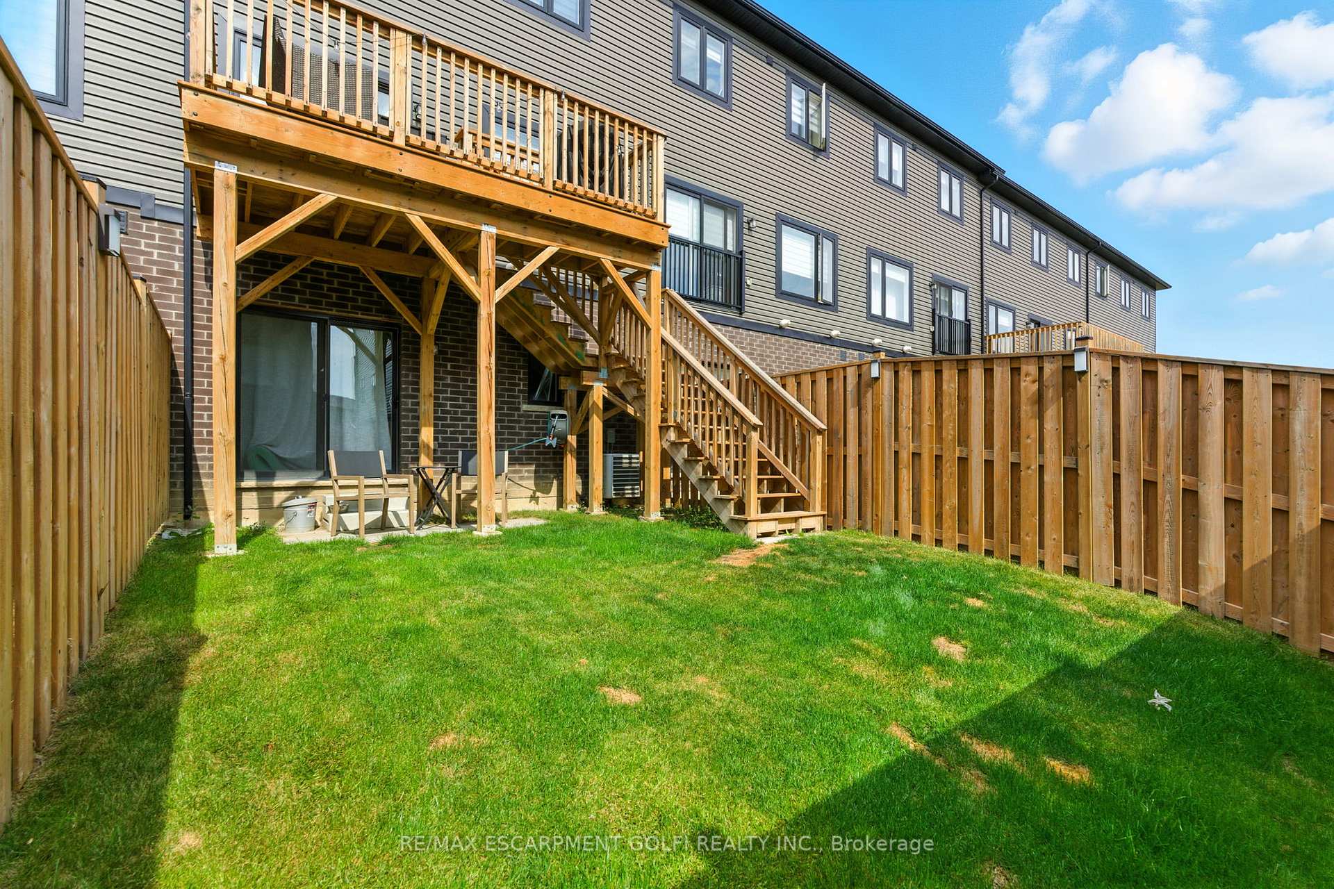 Photo 10 of 48 Capstone Lane, Hamilton, Mountview — HOMEH