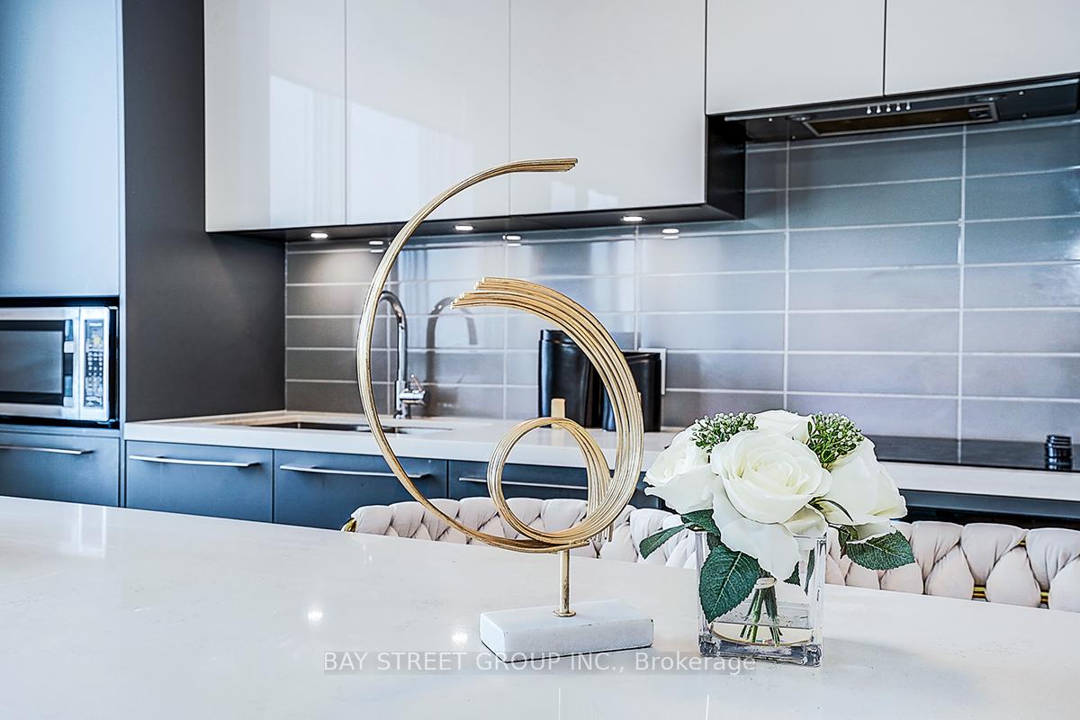 Photo 18 of Unit 2208, 18 Water Walk Drive, Markham, Unionville — HOMEH