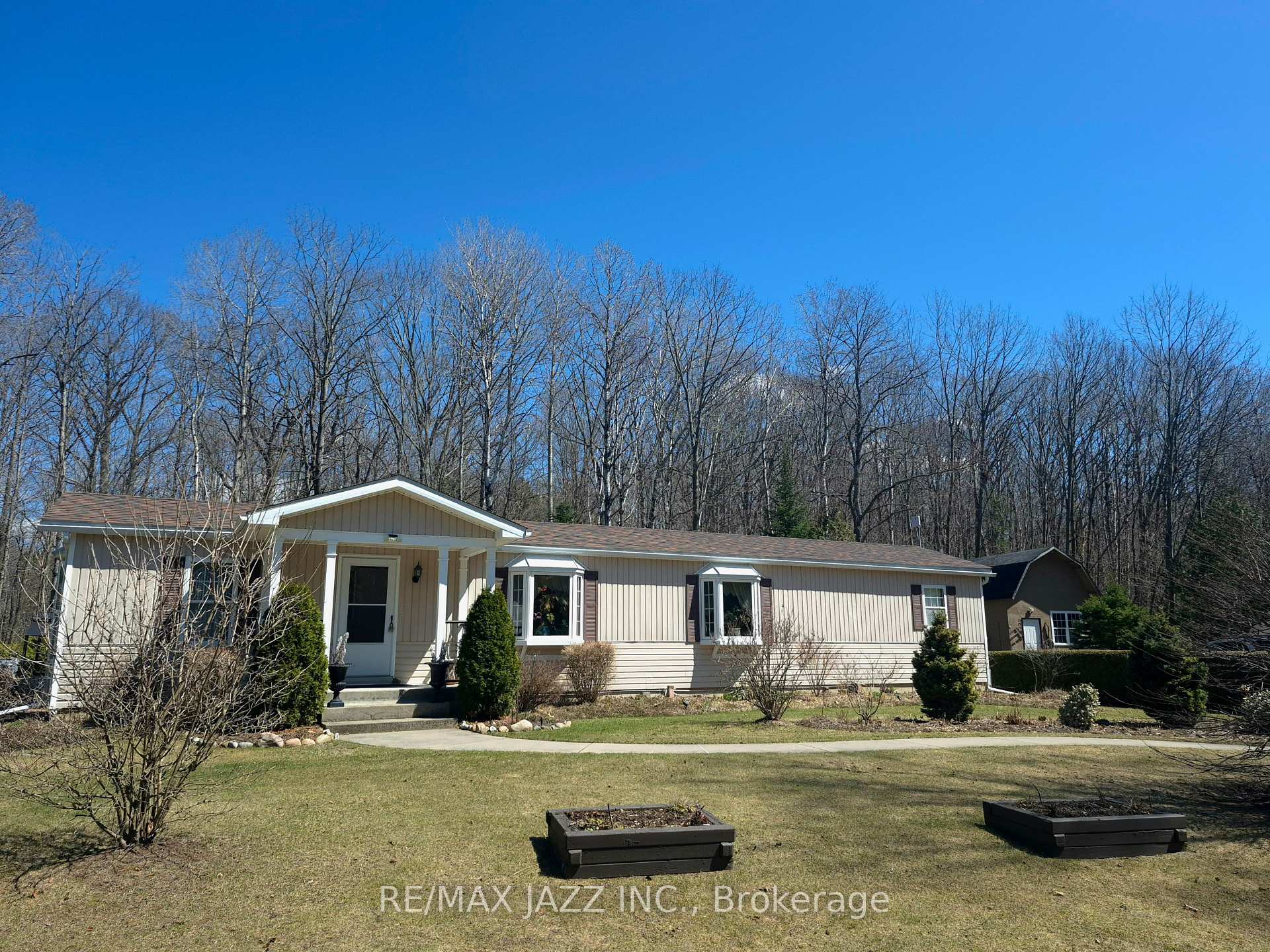 Front of 3115 Meyers Road S