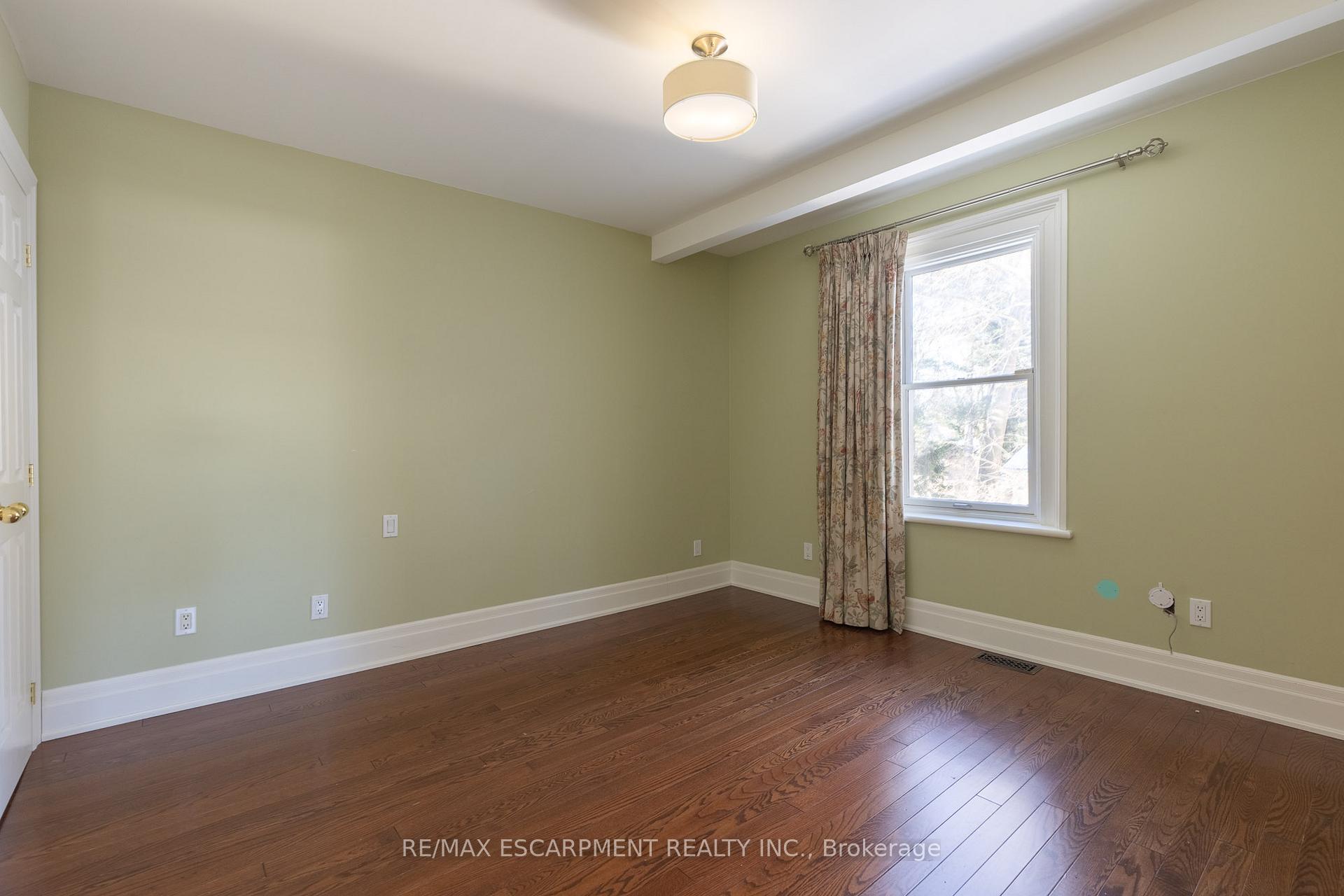 Photo 15 of 184 Chartwell Road, Oakville, Old Oakville — HOMEH