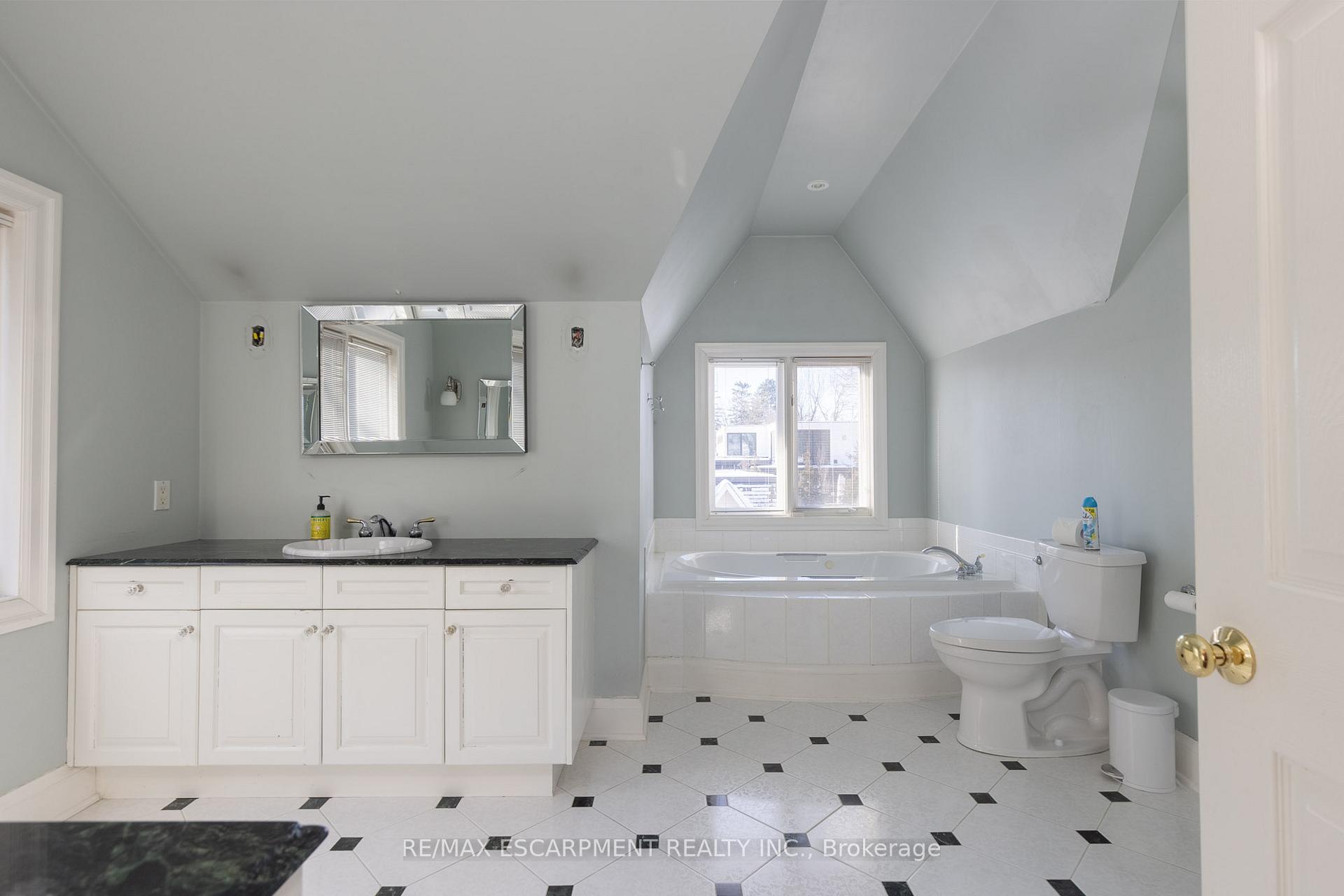Photo 30 of 184 Chartwell Road, Oakville, Old Oakville — HOMEH