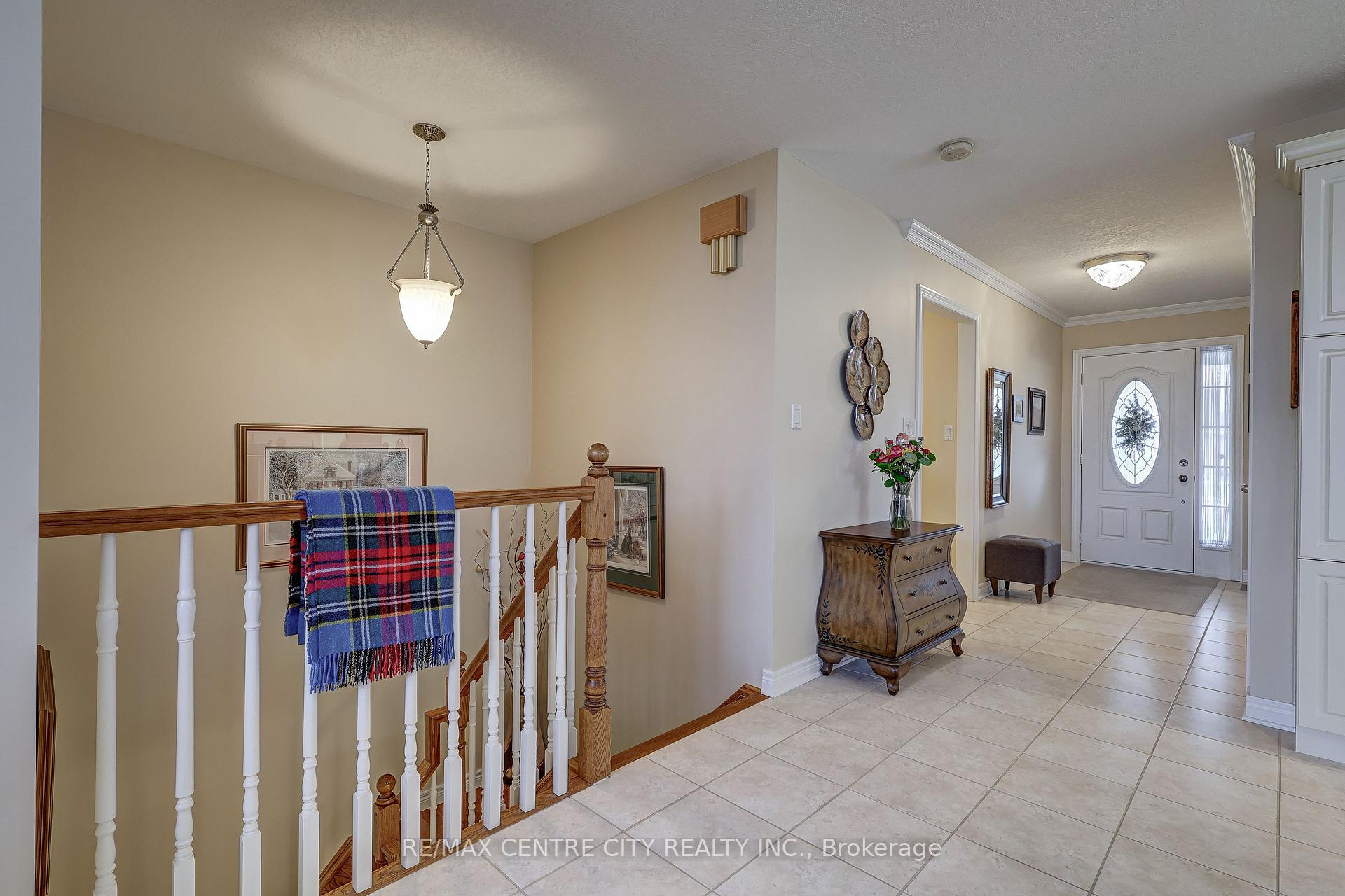 Photo 2 of 17 Hickory Lane, St. Thomas — HOMEH