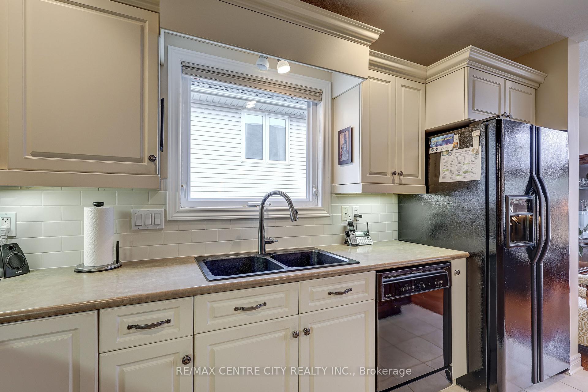 Photo 16 of 17 Hickory Lane, St. Thomas — HOMEH