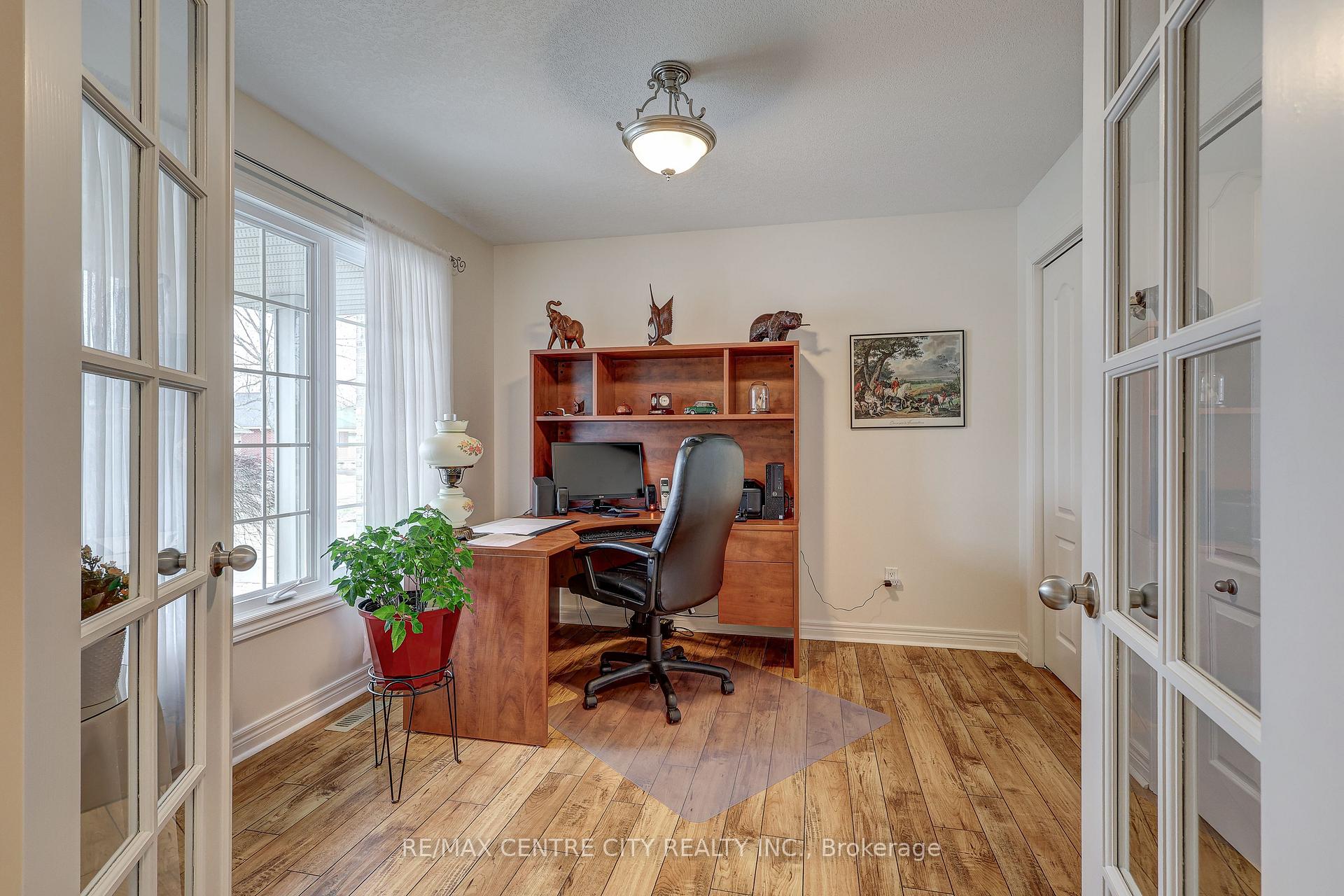 Photo 17 of 17 Hickory Lane, St. Thomas — HOMEH