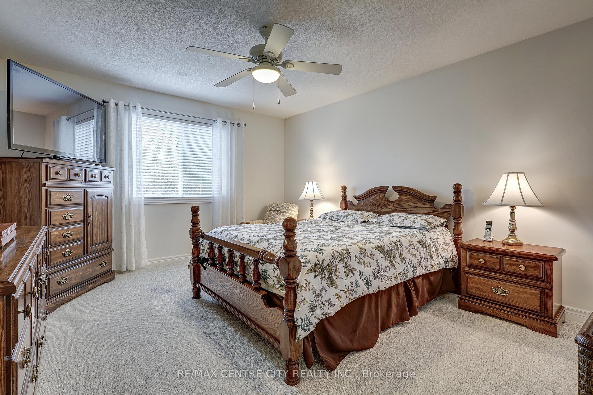 Photo 10 of 17 Hickory Lane, St. Thomas — HOMEH