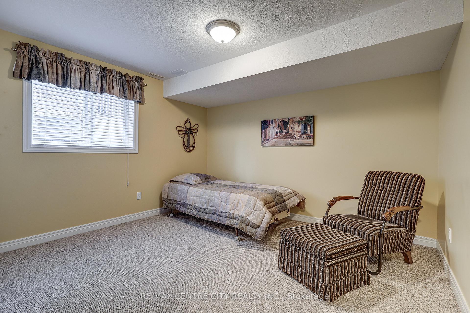 Photo 43 of 17 Hickory Lane, St. Thomas — HOMEH
