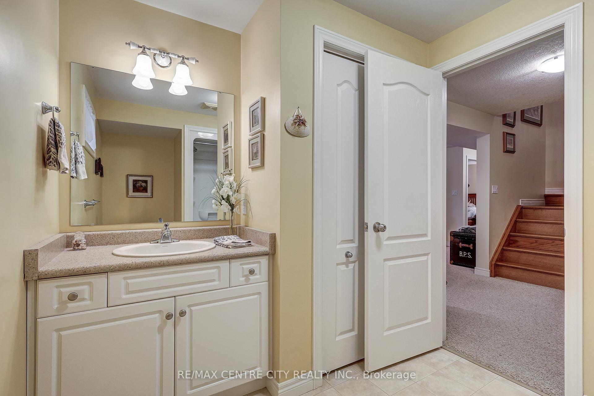 Photo 36 of 17 Hickory Lane, St. Thomas — HOMEH