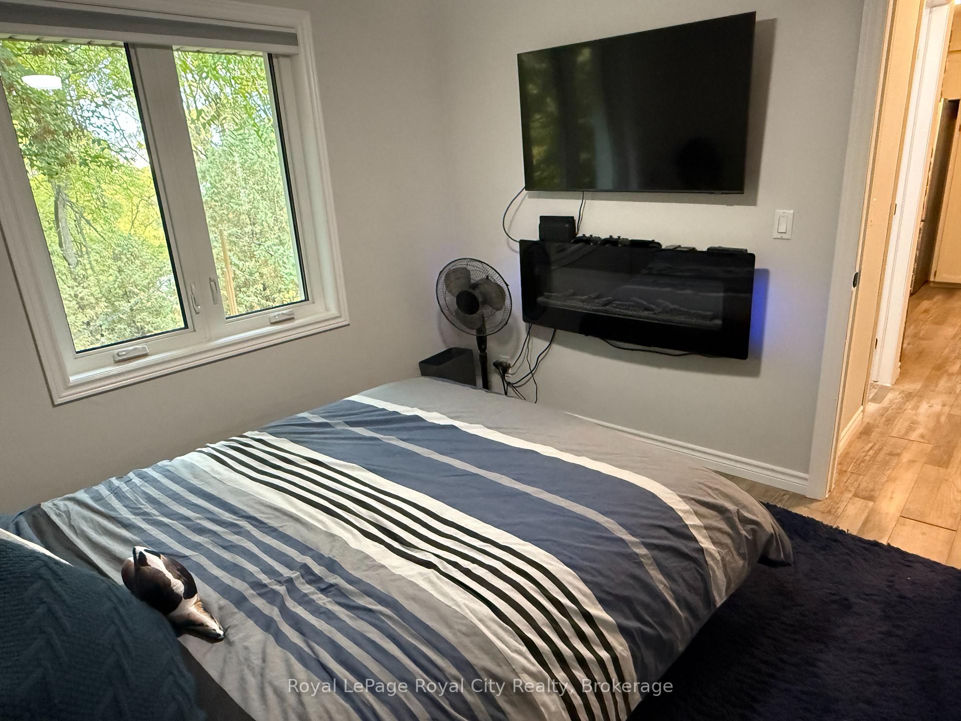 Photo 8 of Unit MAIN, 125 Grove Street, Guelph, St. George's — HOMEH