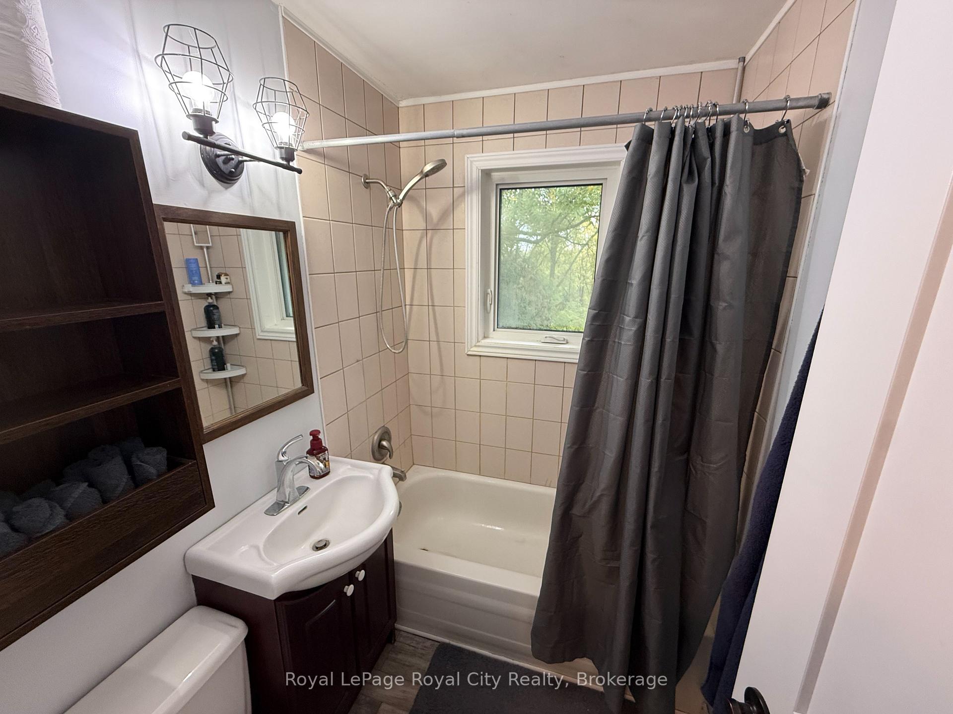 Photo 16 of Unit MAIN, 125 Grove Street, Guelph, St. George's — HOMEH