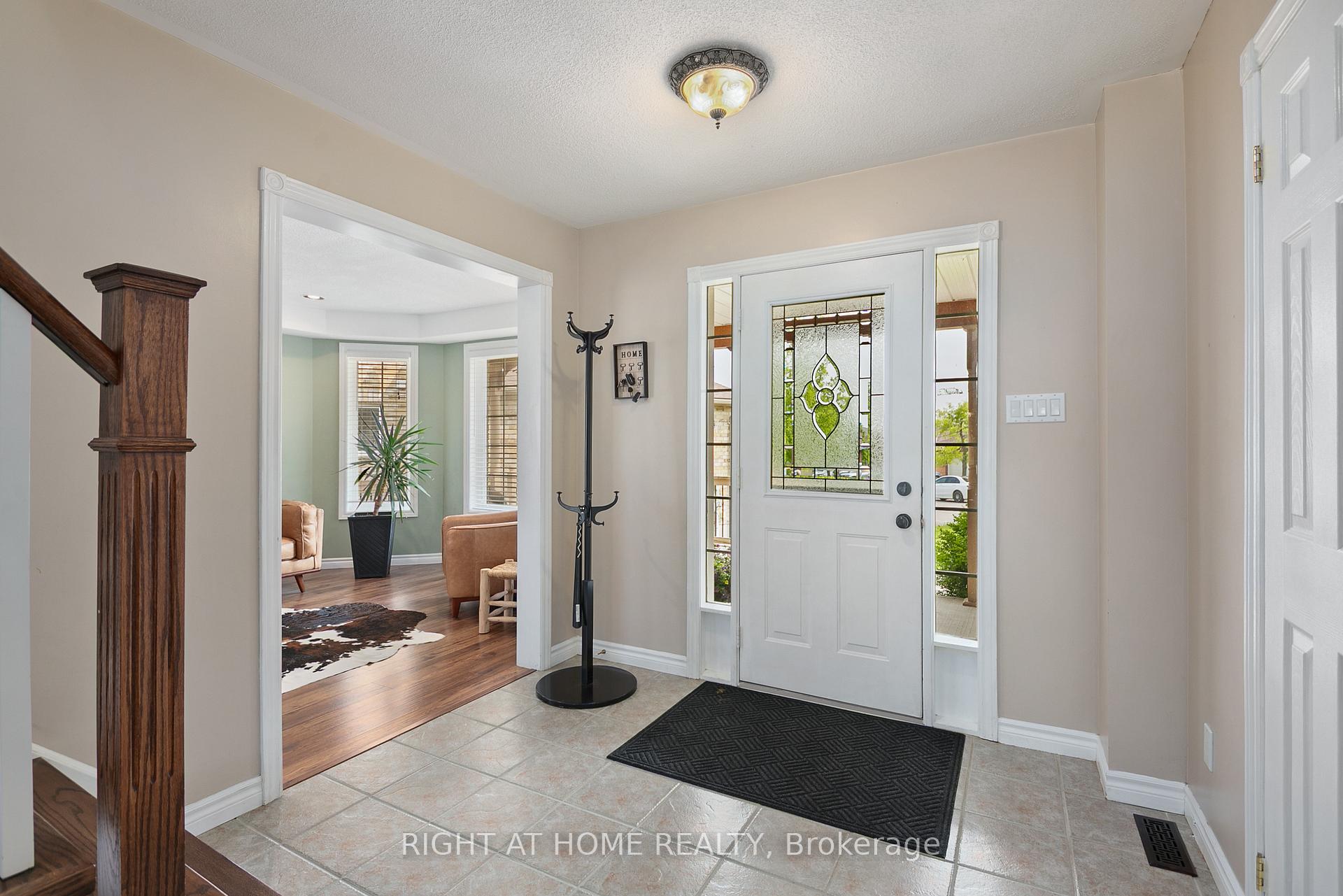 Photo 4 of 30 Ruffet Drive, Barrie, Edgehill Drive — HOMEH