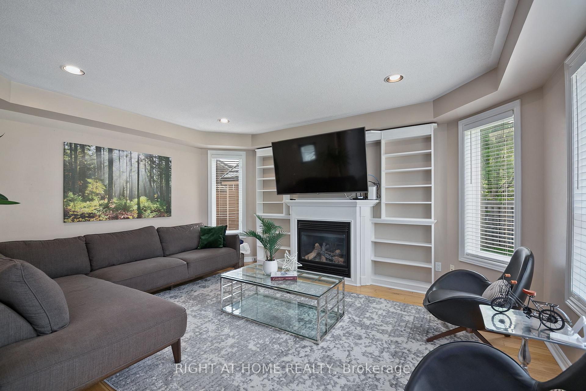 Photo 13 of 30 Ruffet Drive, Barrie, Edgehill Drive — HOMEH