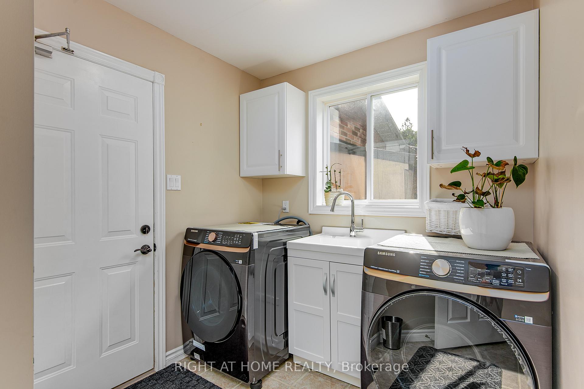 Photo 15 of 30 Ruffet Drive, Barrie, Edgehill Drive — HOMEH