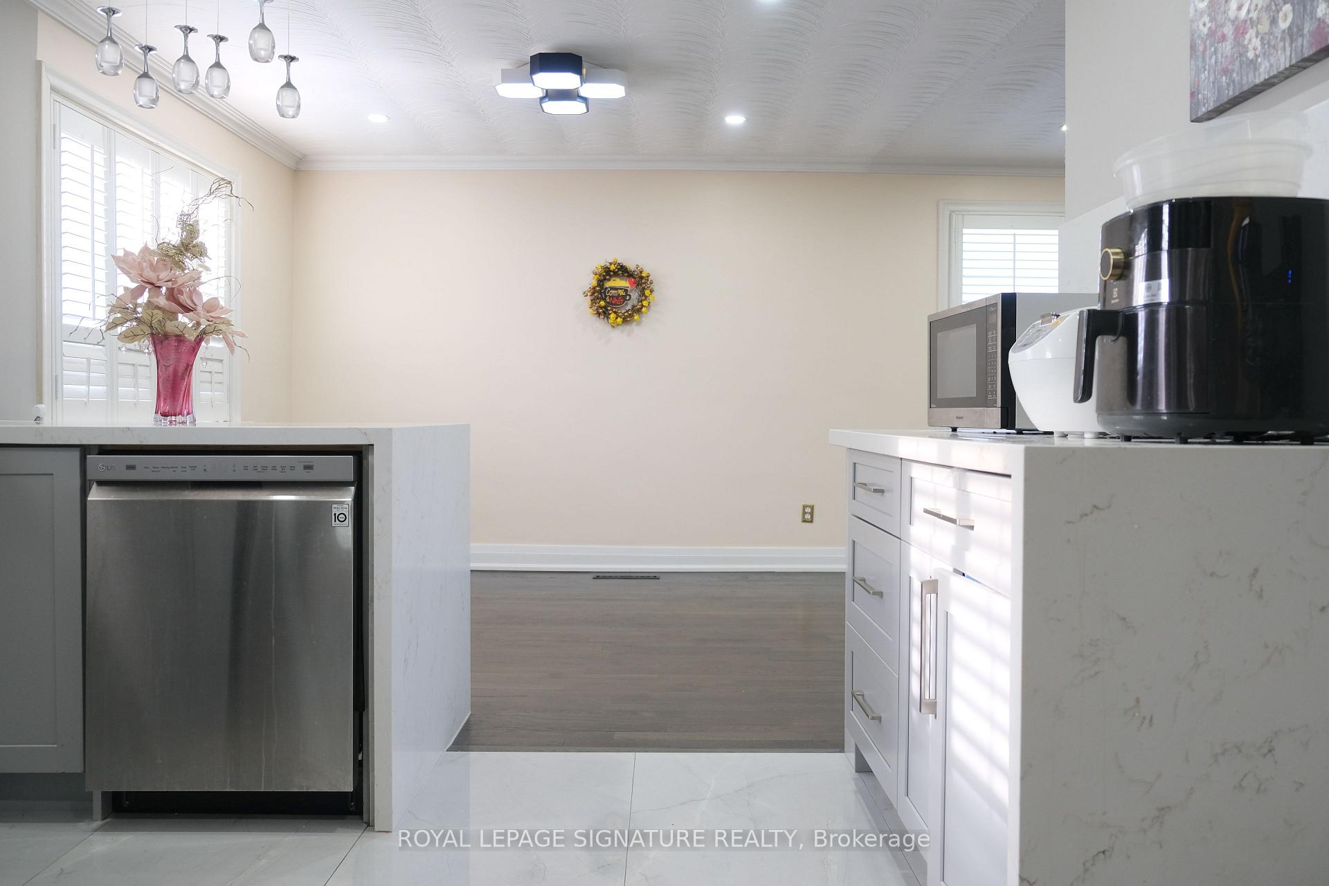 Photo 24 of 11 Blaydon Avenue, North York, Downsview-Roding-CFB — HOMEH