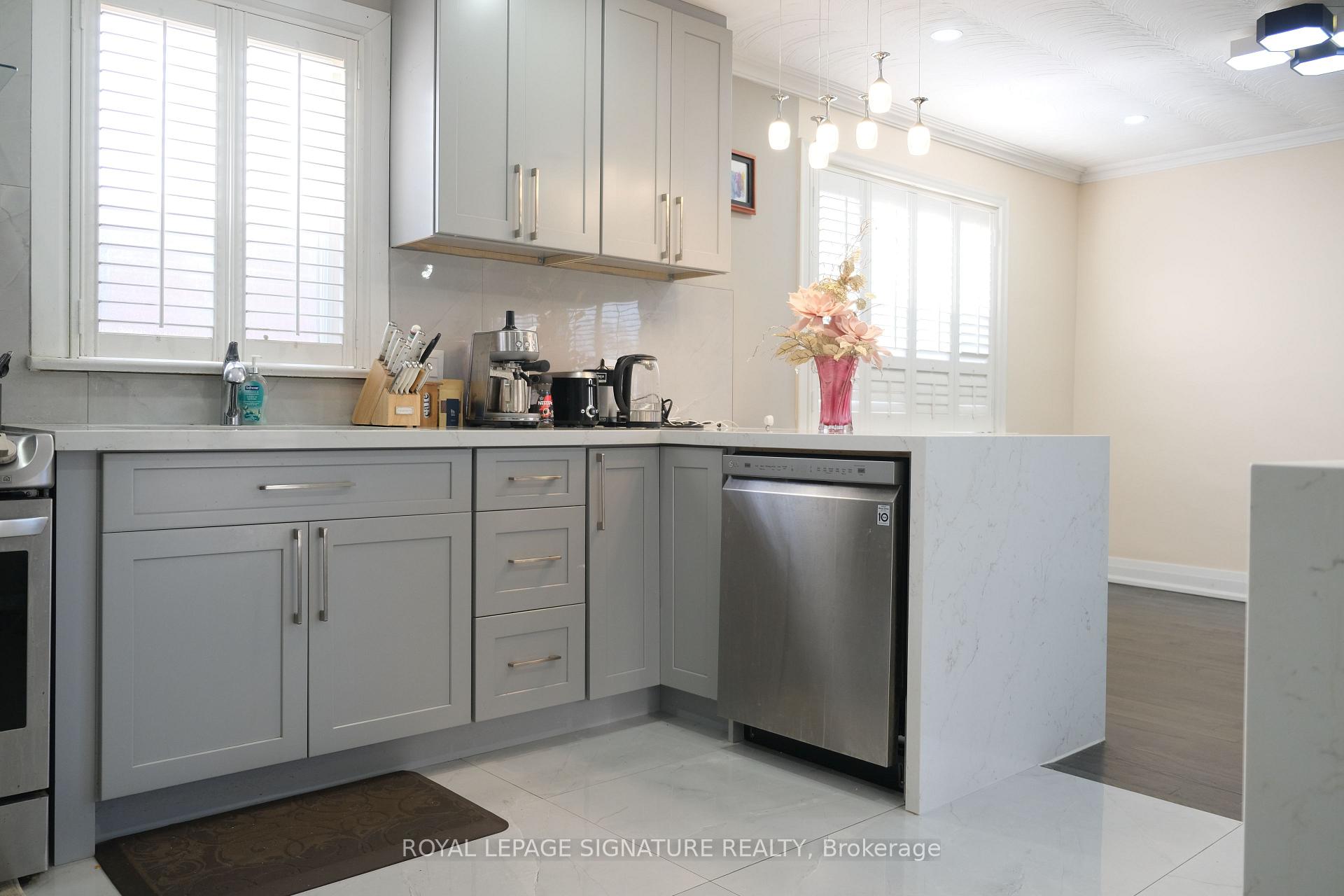 Photo 28 of 11 Blaydon Avenue, North York, Downsview-Roding-CFB — HOMEH