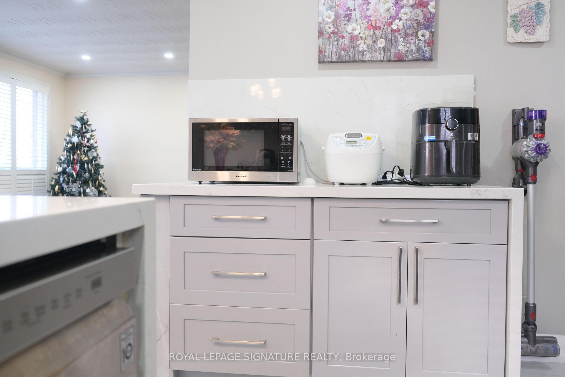 Photo 27 of 11 Blaydon Avenue, North York, Downsview-Roding-CFB — HOMEH