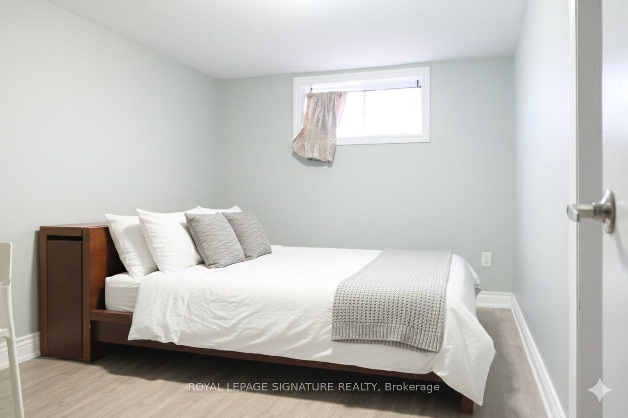 Photo 19 of 11 Blaydon Avenue, North York, Downsview-Roding-CFB — HOMEH