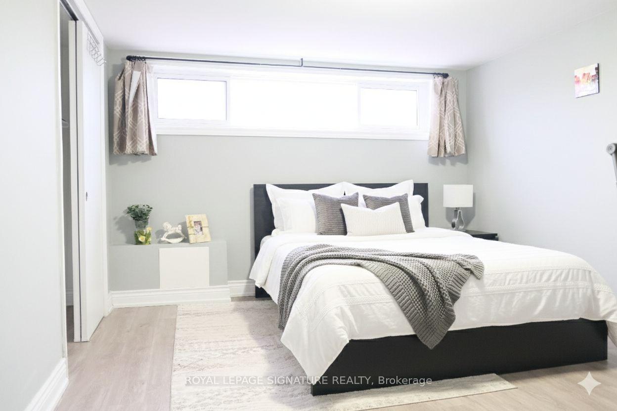 Photo 17 of 11 Blaydon Avenue, North York, Downsview-Roding-CFB — HOMEH