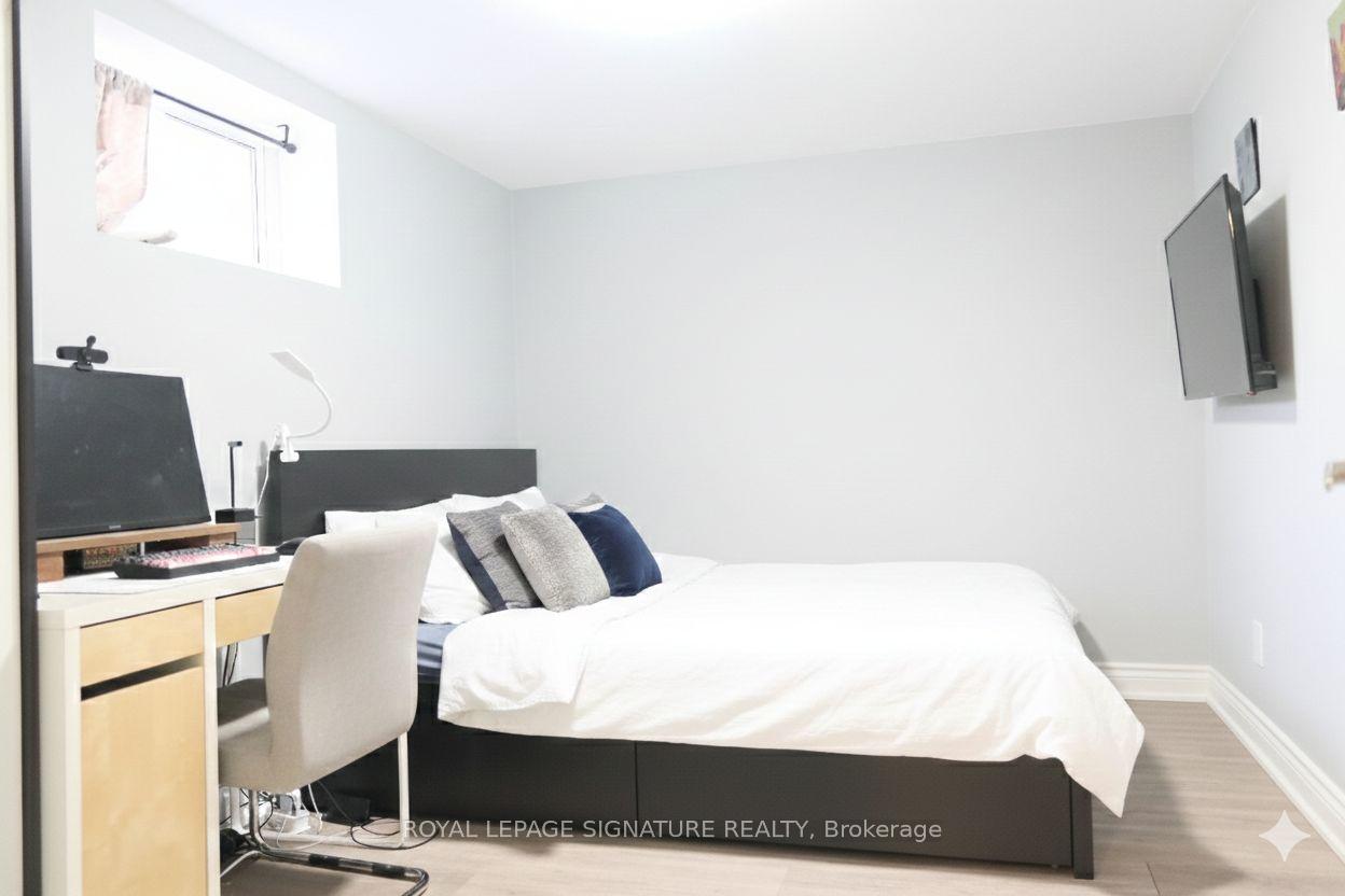 Photo 23 of 11 Blaydon Avenue, North York, Downsview-Roding-CFB — HOMEH