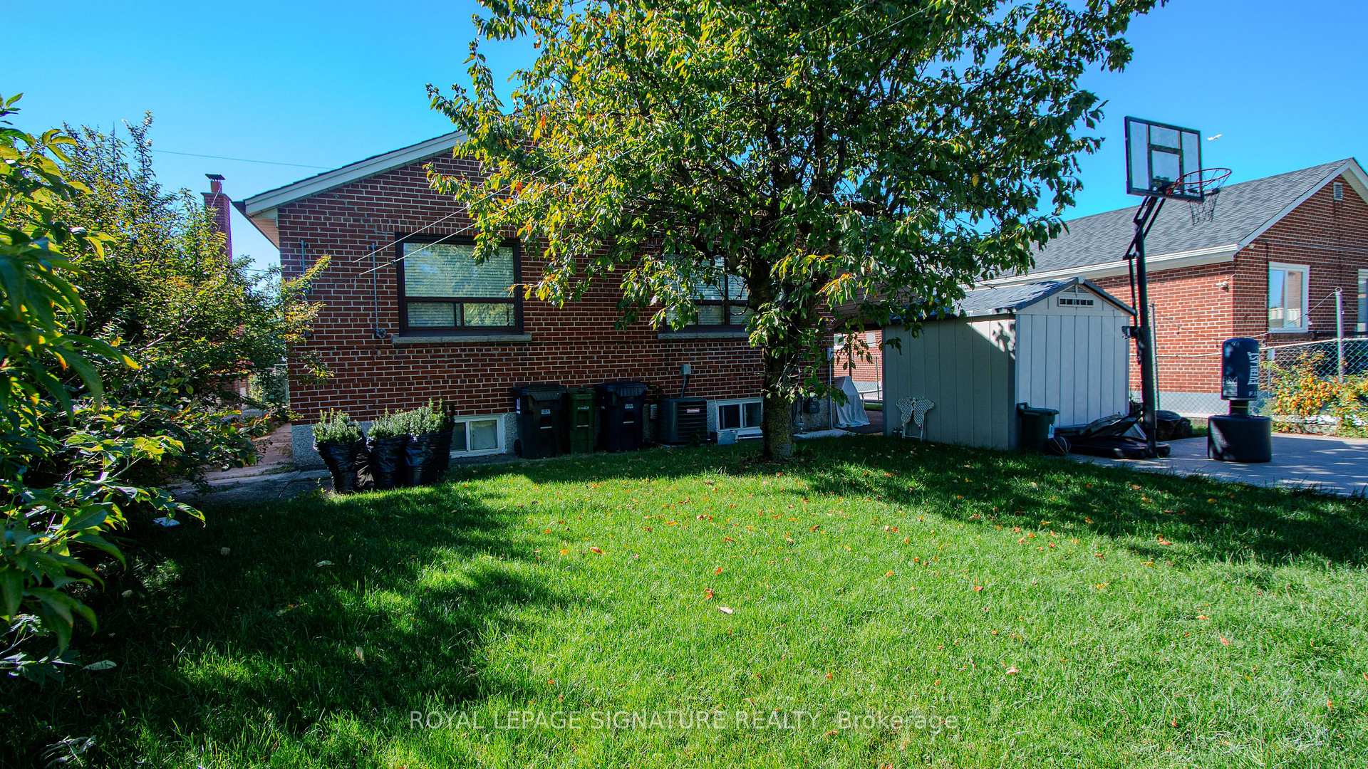 Photo 22 of 11 Blaydon Avenue, North York, Downsview-Roding-CFB — HOMEH