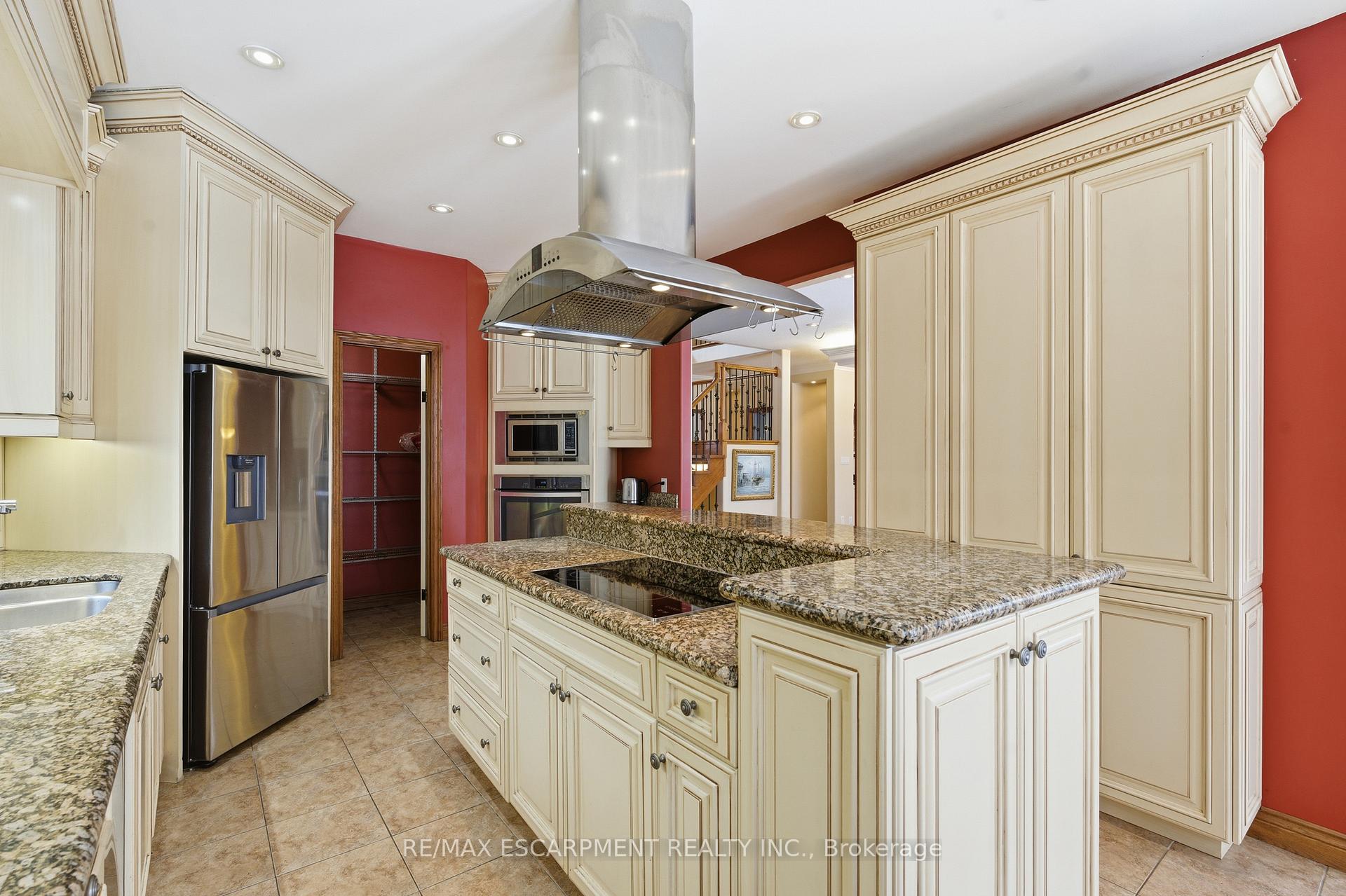 Photo 17 of 4 Lakeside Drive, Hamilton, Lakeshore — HOMEH