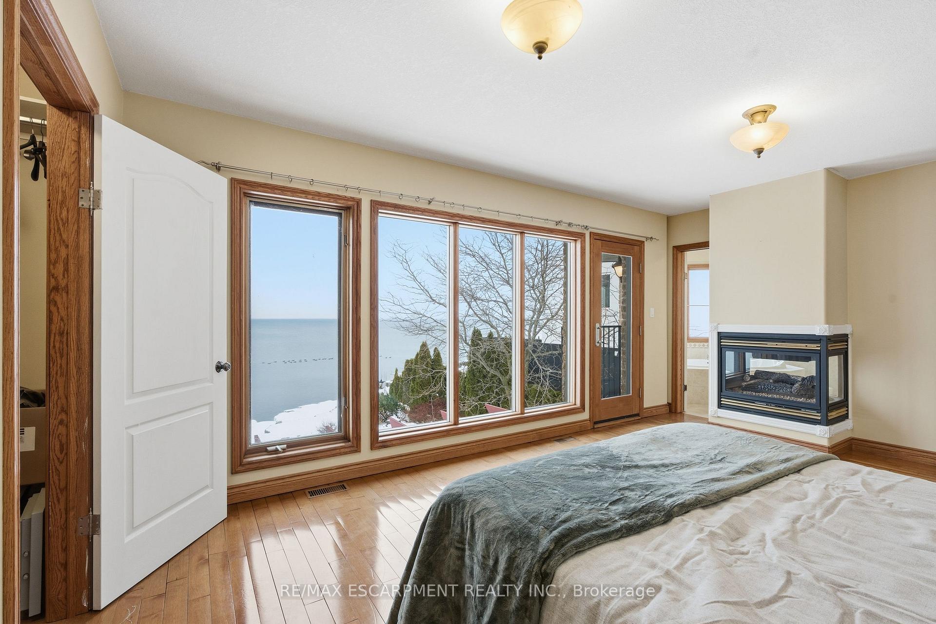 Photo 26 of 4 Lakeside Drive, Hamilton, Lakeshore — HOMEH