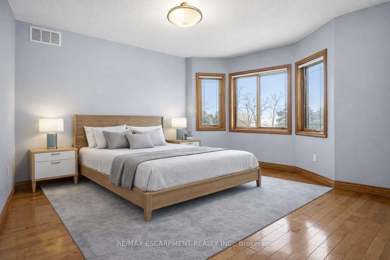 Photo 29 of 4 Lakeside Drive, Hamilton, Lakeshore — HOMEH