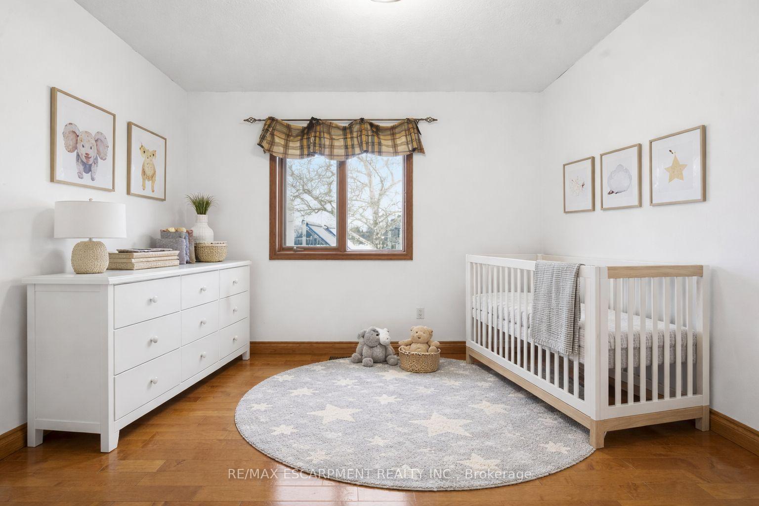 Photo 15 of 4 Lakeside Drive, Hamilton, Lakeshore — HOMEH