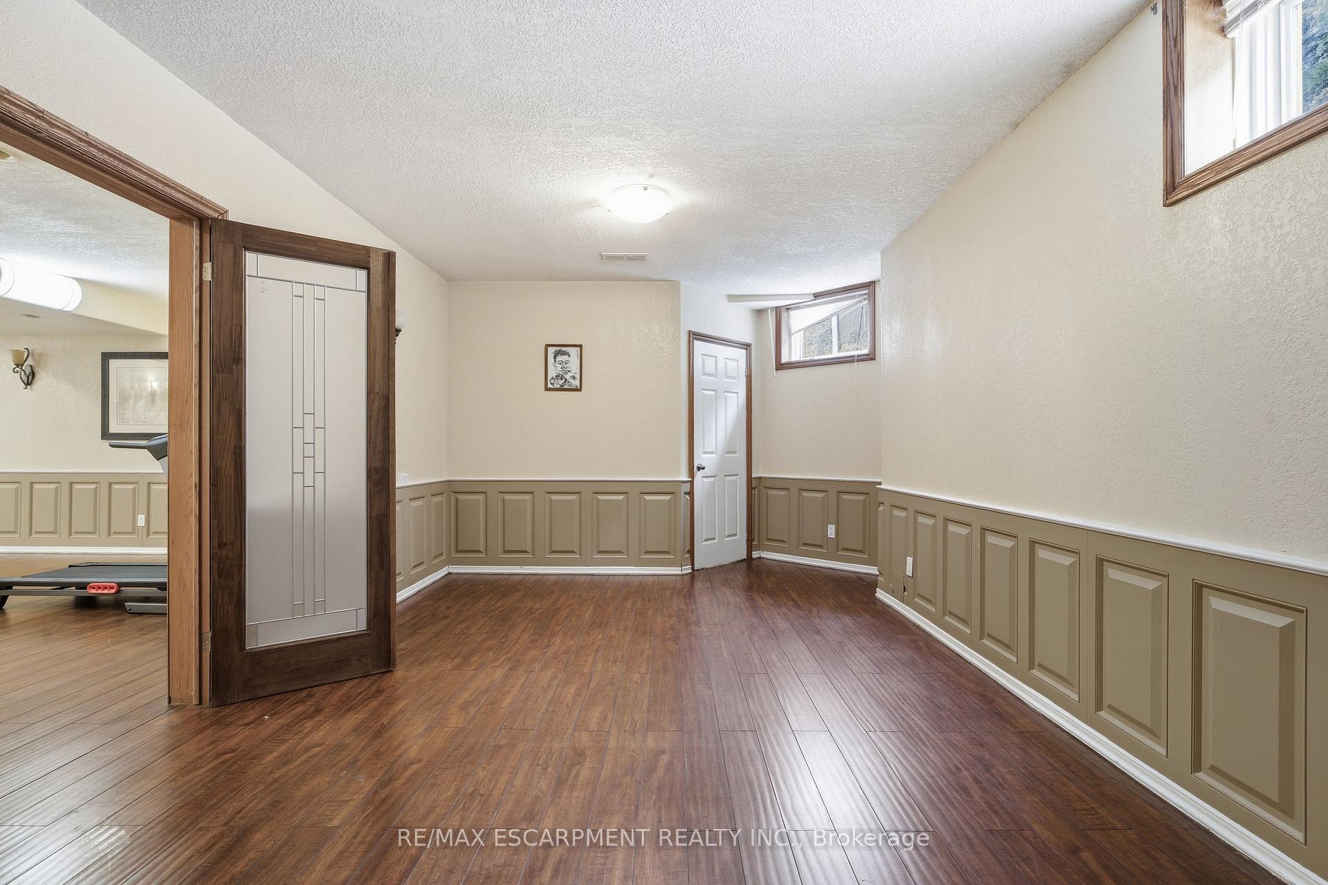 Photo 37 of 4 Lakeside Drive, Hamilton, Lakeshore — HOMEH