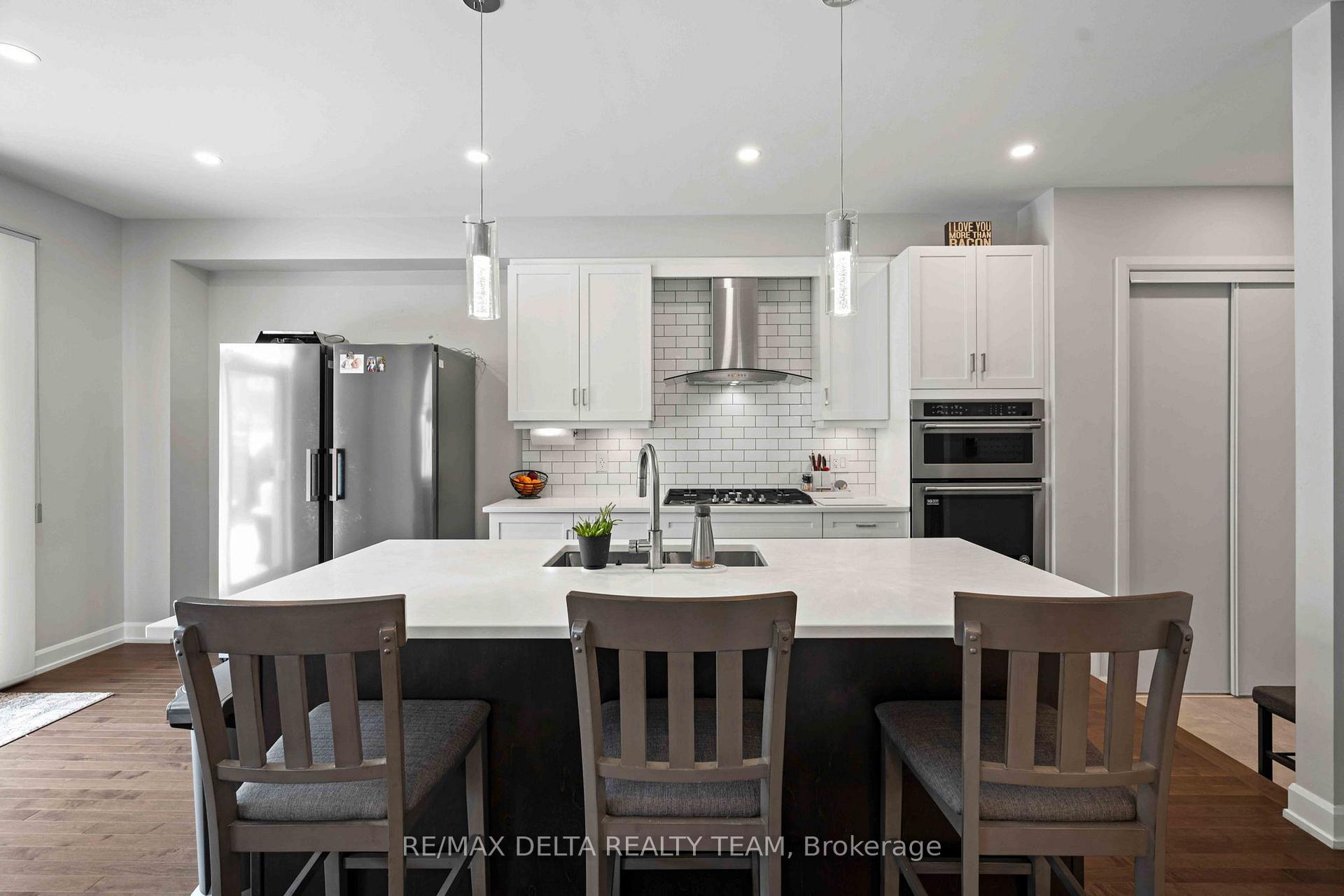 Photo 12 of 58 Hackamore Crescent, Ottawa, Goulbourn Twp From Franktown Rd/South To Rideau — HOMEH