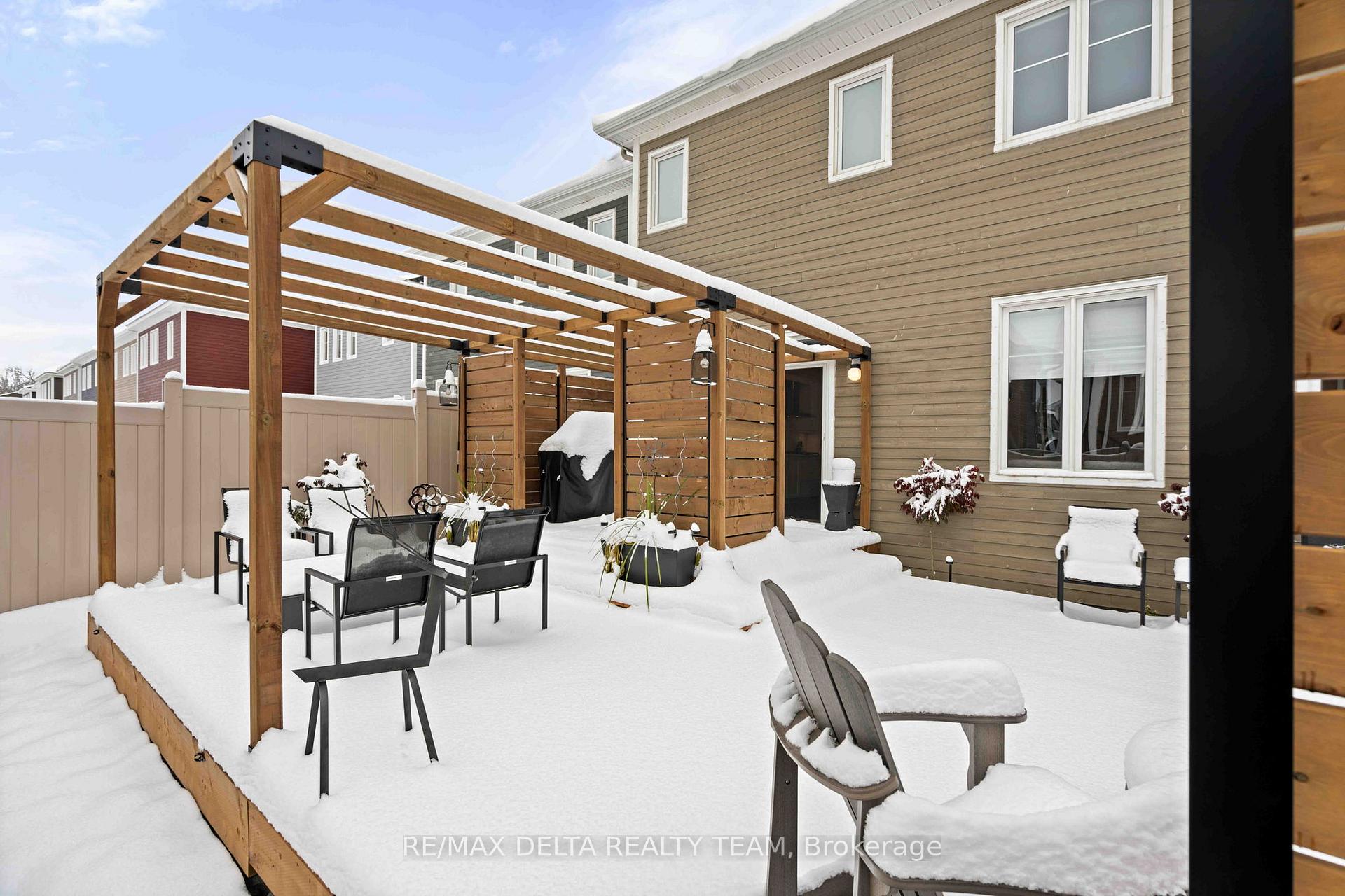 Photo 24 of 58 Hackamore Crescent, Ottawa, Goulbourn Twp From Franktown Rd/South To Rideau — HOMEH