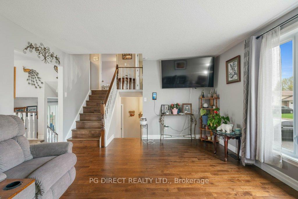 Photo 8 of 443 Meadowvale Crescent, Cornwall — HOMEH