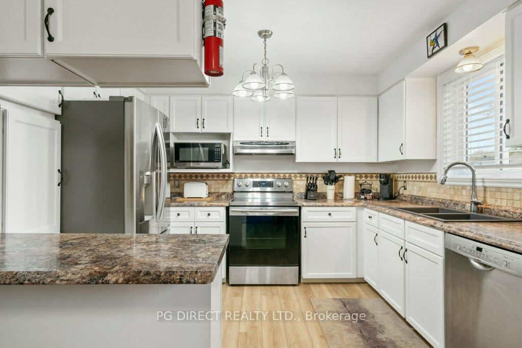 Photo 9 of 443 Meadowvale Crescent, Cornwall — HOMEH