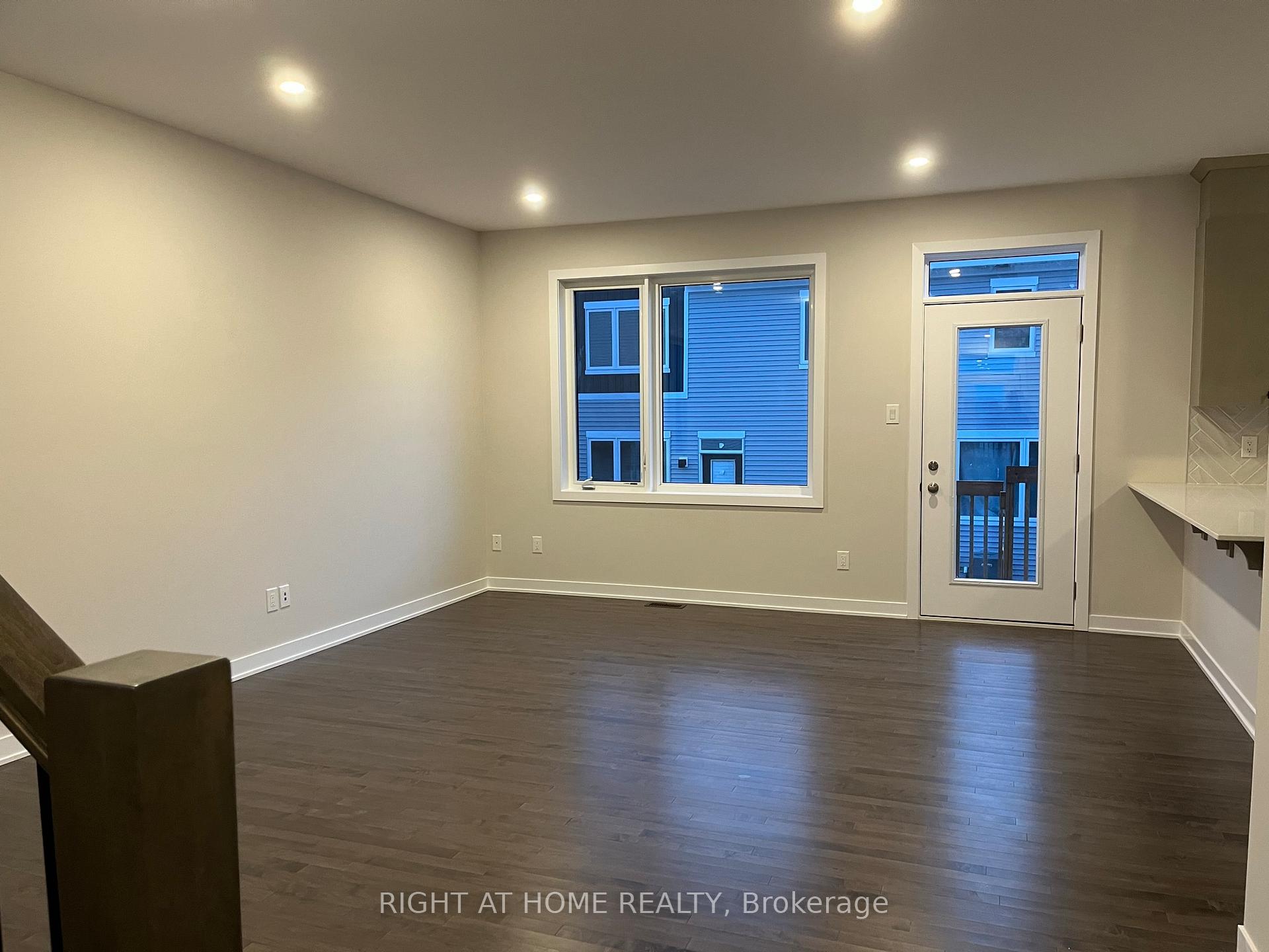 Photo 6 of 4106 Obsidian Street, Ottawa, Barrhaven - Half Moon Bay — HOMEH